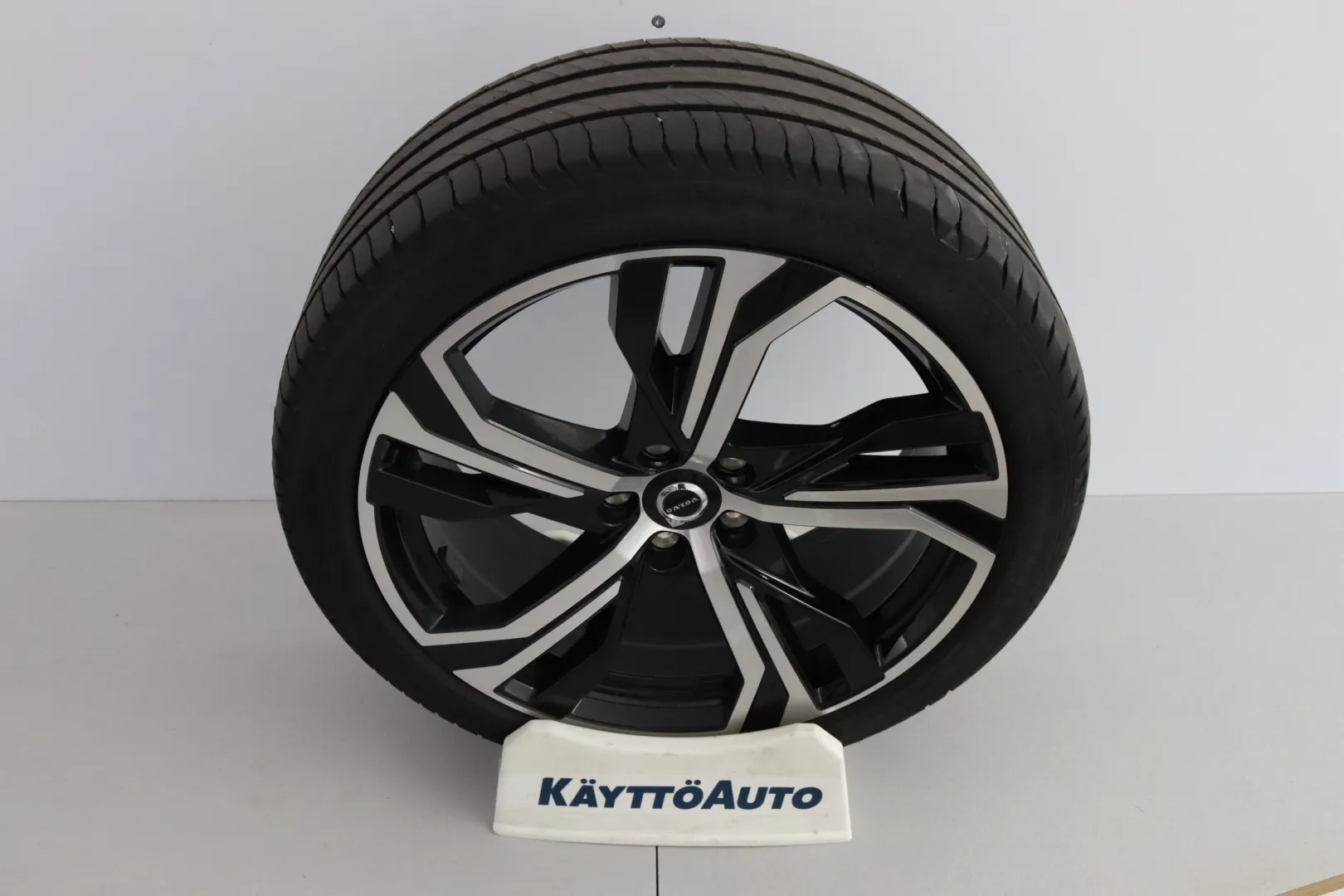 VOLVO S60 RVZ-182 carousel image