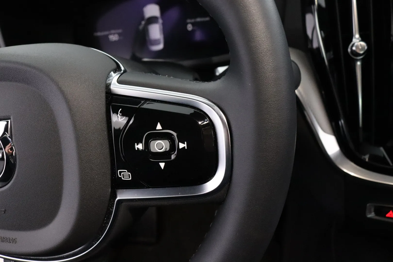 VOLVO S60 RVZ-182 carousel image