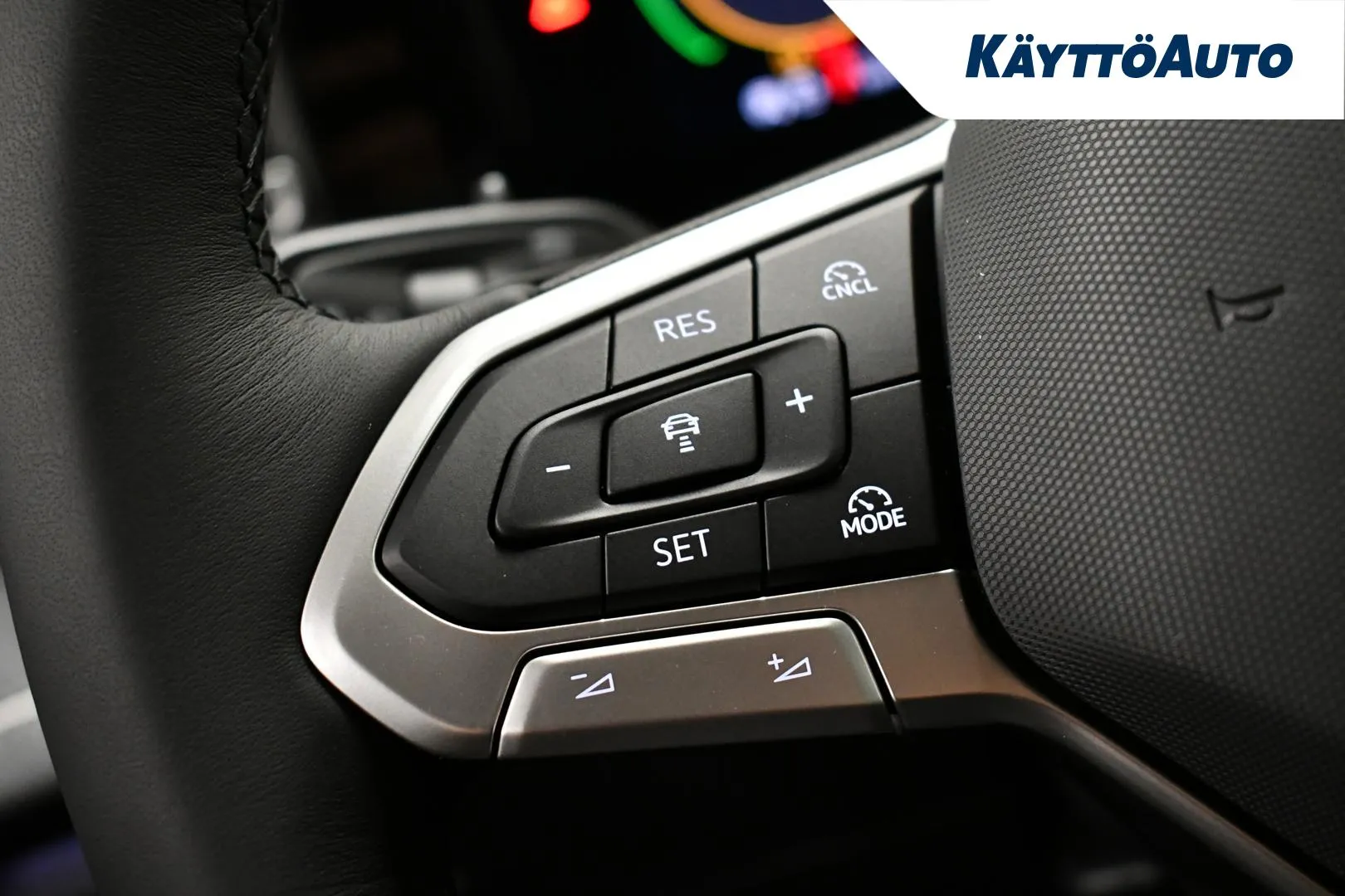 Volkswagen Tiguan IST-430 carousel image