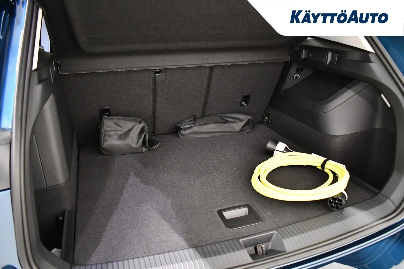 Volkswagen Tiguan IST-430 carousel image