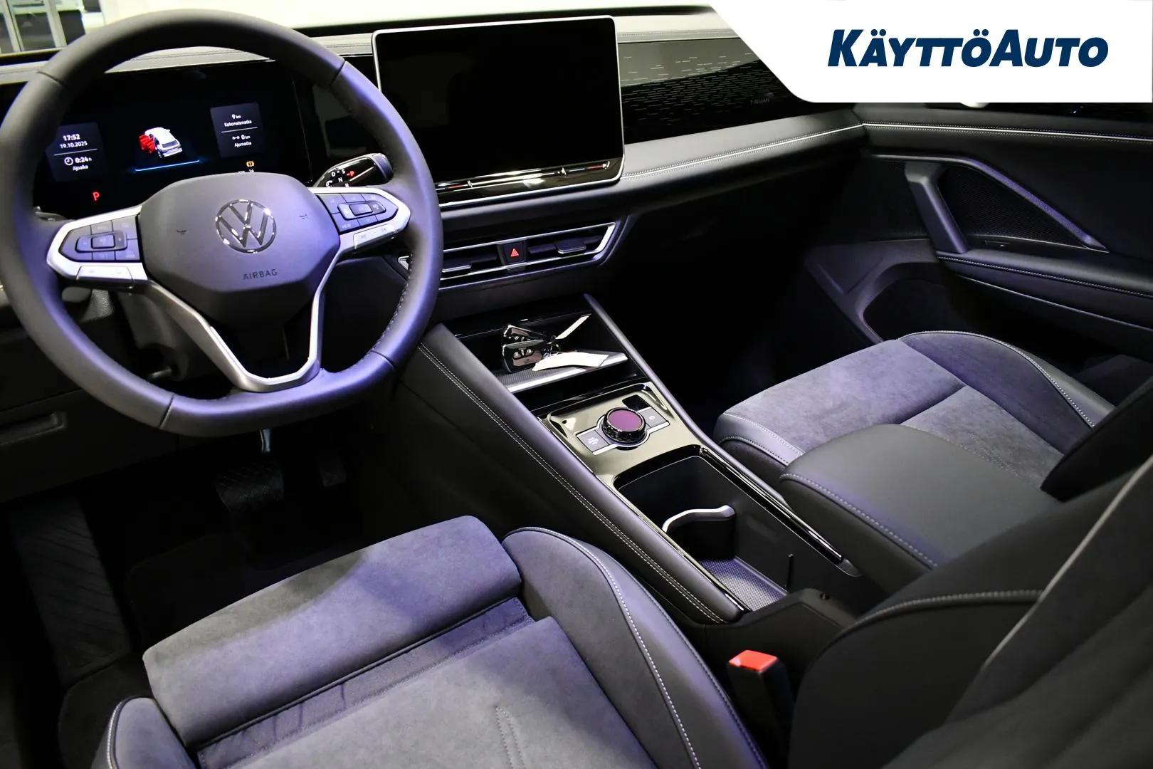 Volkswagen Tiguan IST-430 carousel image