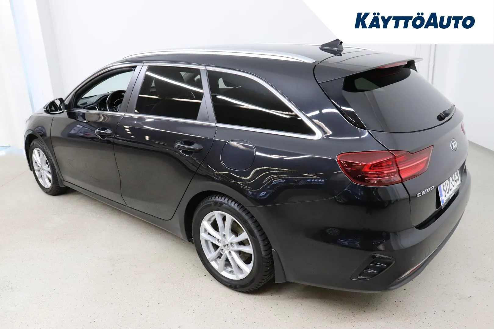 Kia Ceed SUZ-348 carousel image