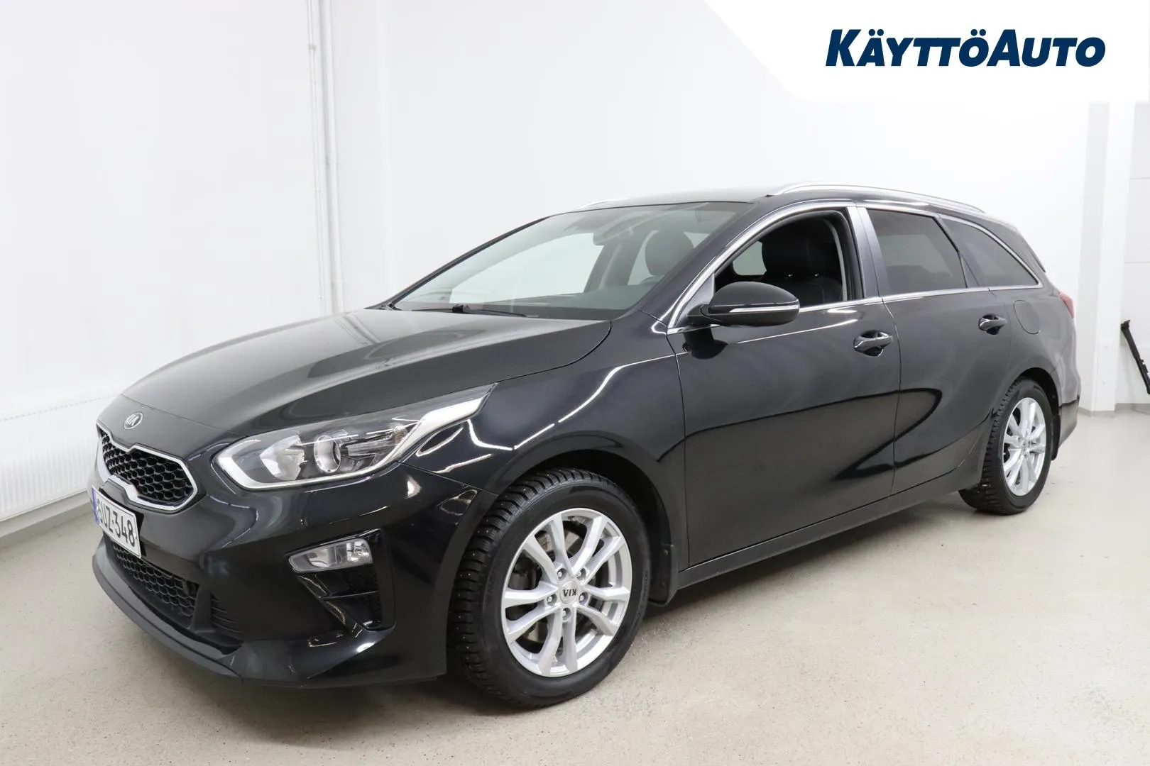 Kia Ceed SUZ-348 carousel image