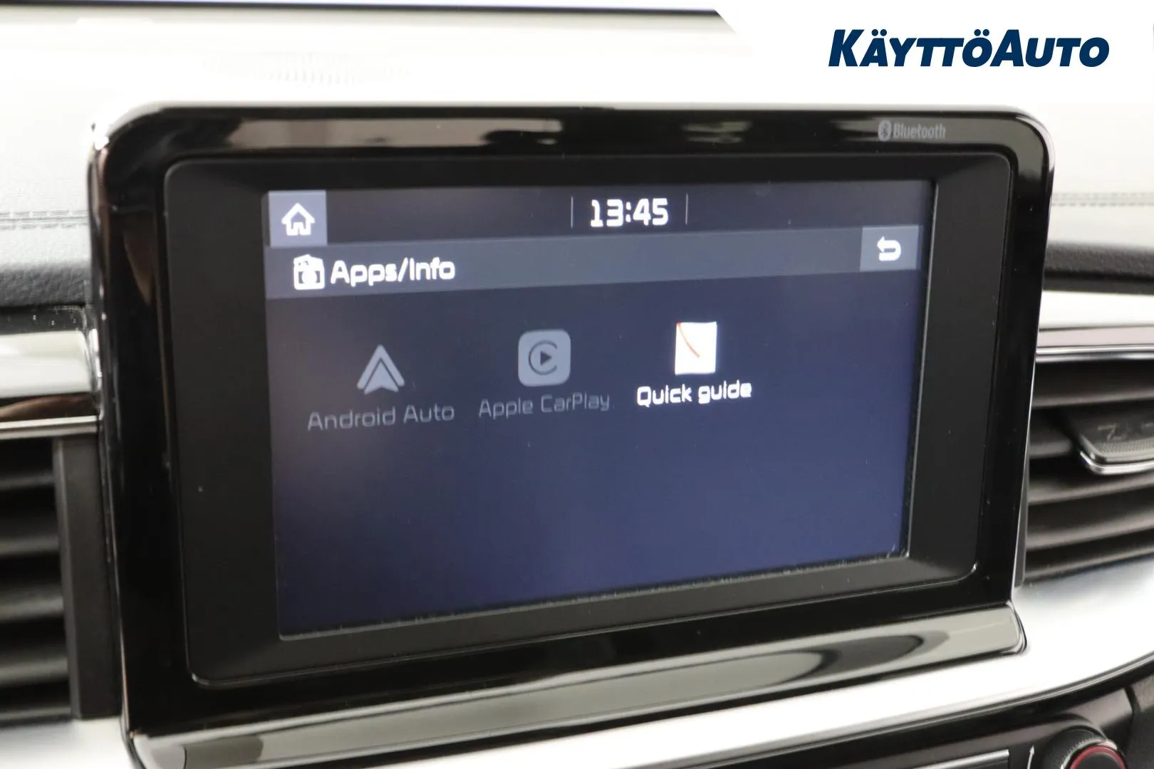 Kia Ceed SUZ-348 carousel image