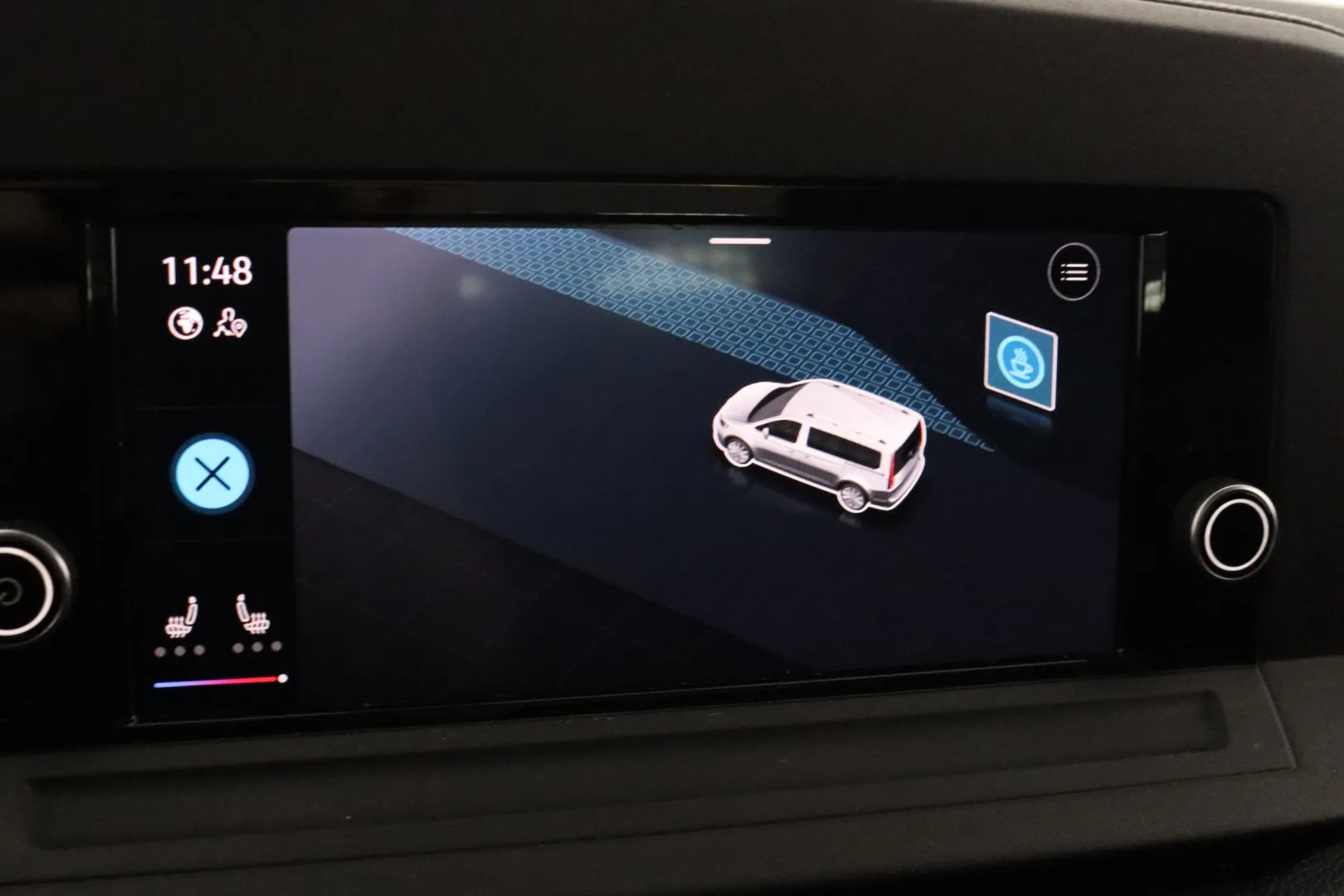 VOLKSWAGEN Caddy Maxi LRO-645 carousel image