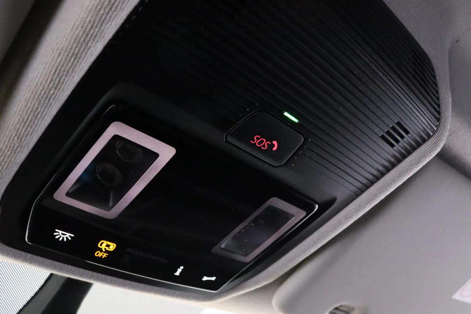 VOLKSWAGEN Caddy Maxi LRO-645 carousel image