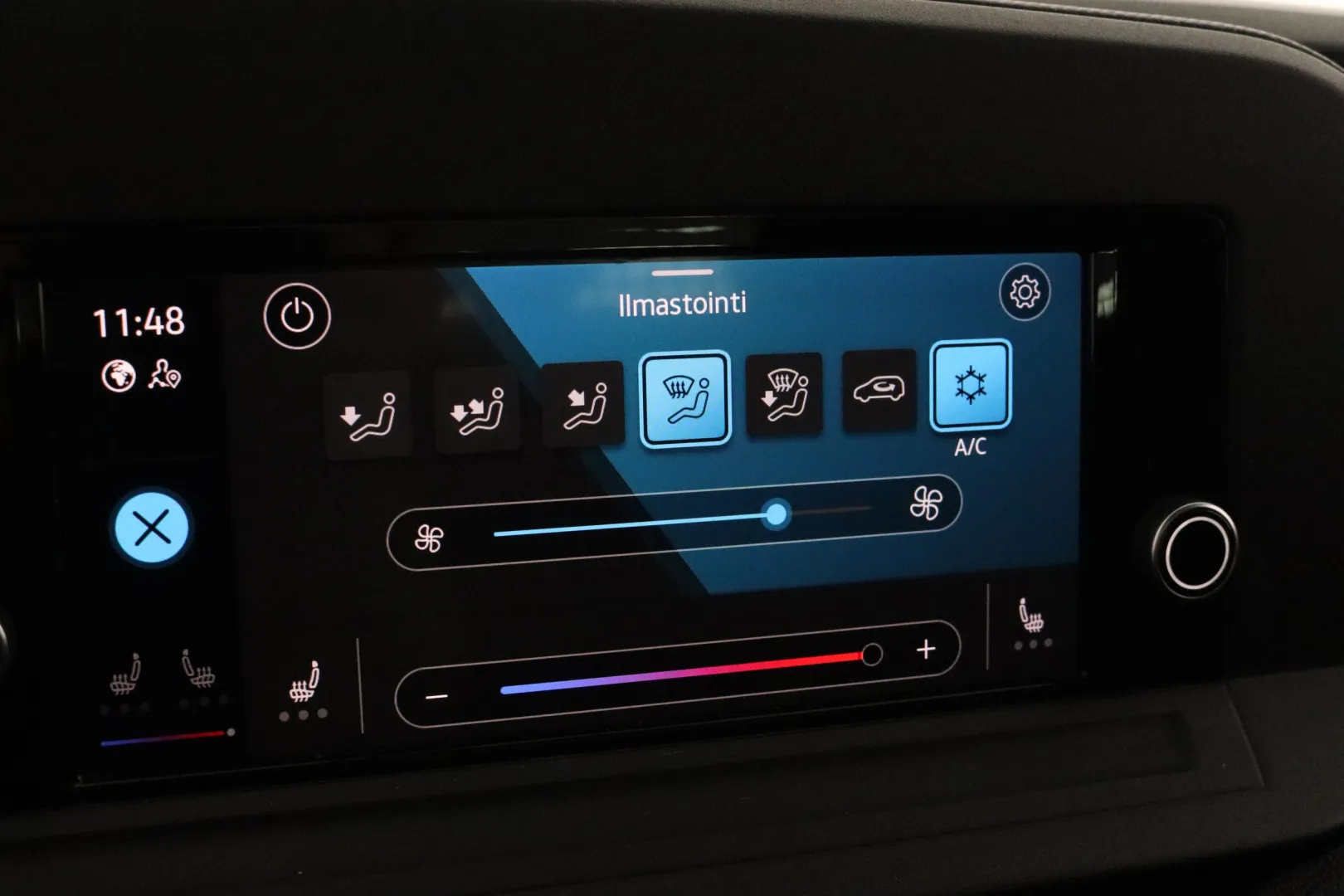 VOLKSWAGEN Caddy Maxi LRO-645 carousel image