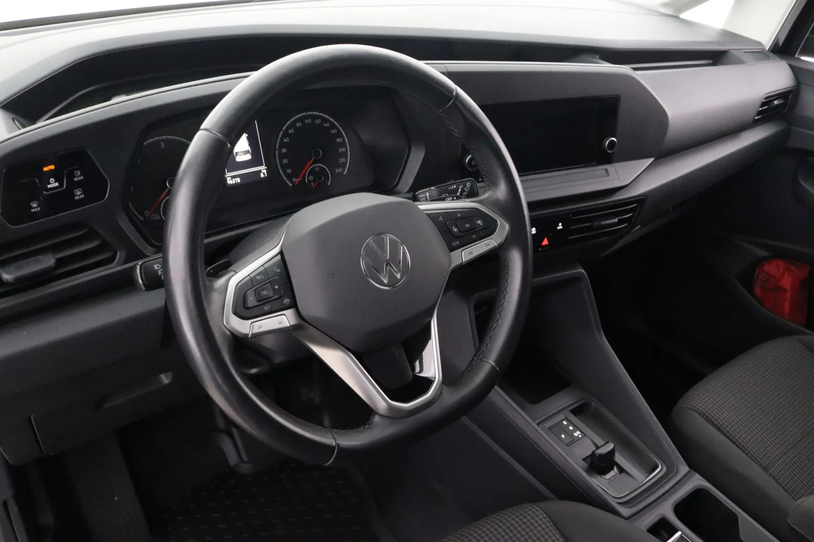 VOLKSWAGEN Caddy Maxi LRO-645 carousel image