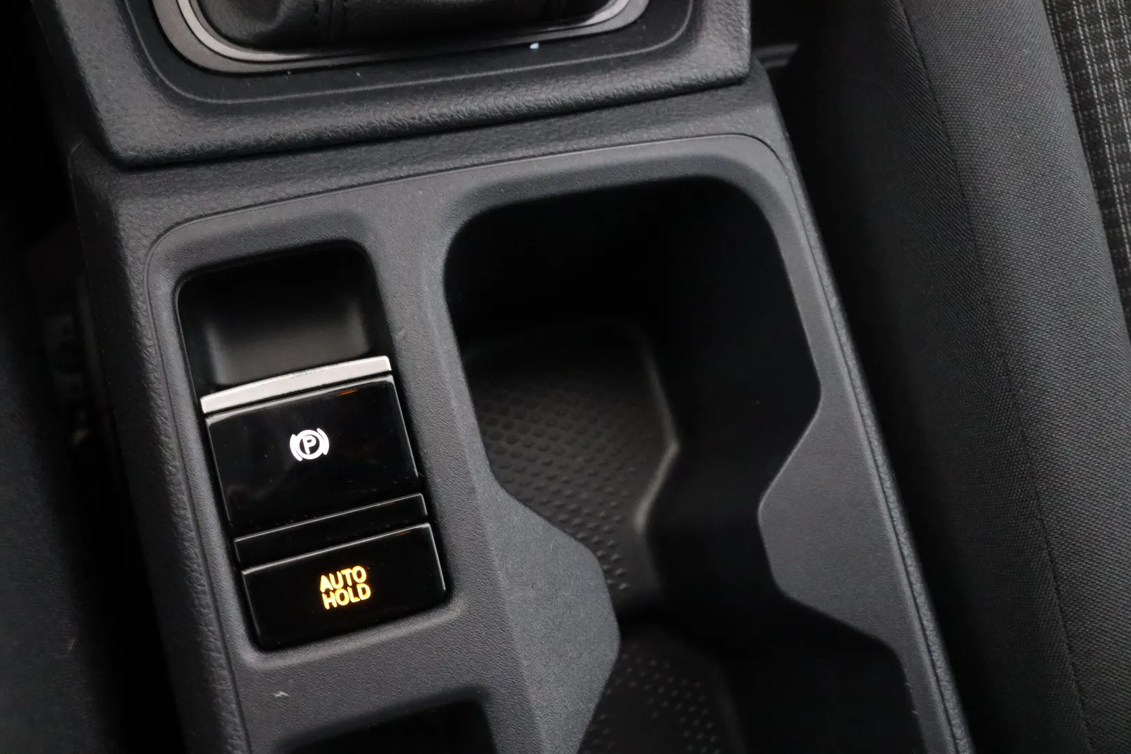 VOLKSWAGEN Caddy Maxi LRO-622 carousel image