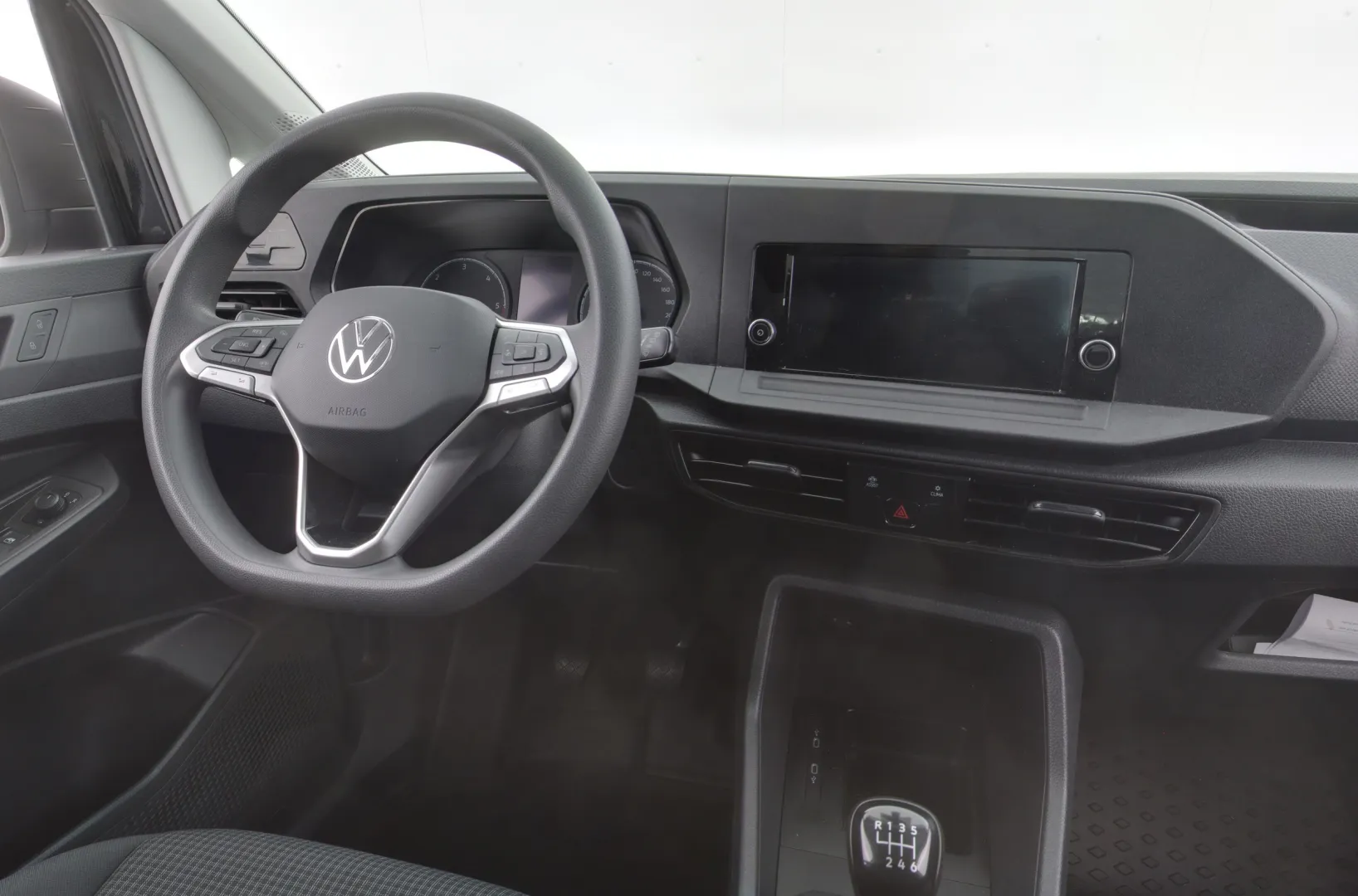 VOLKSWAGEN Caddy Maxi LRO-622 carousel image