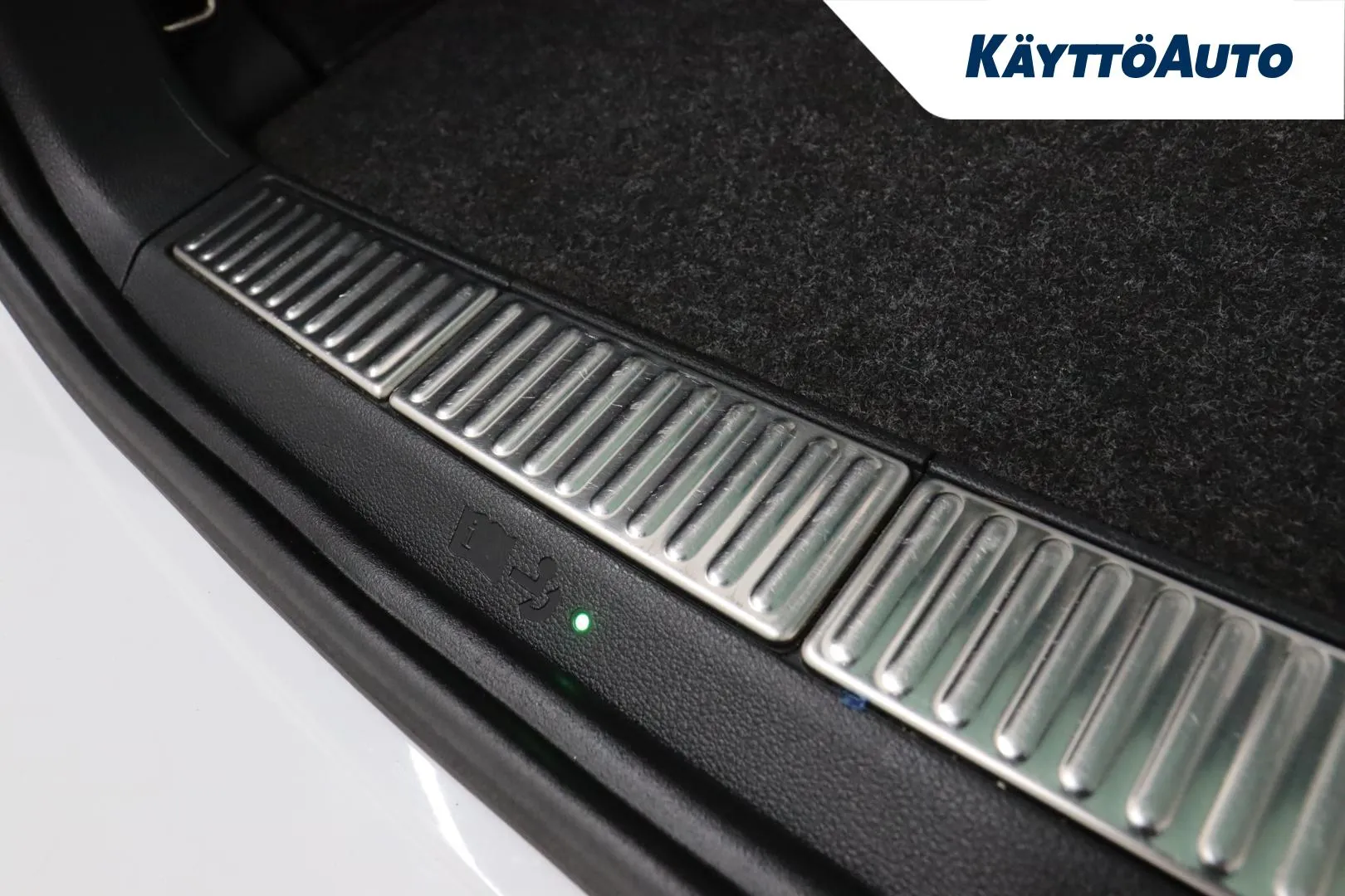 SKODA Superb ZOR-207 carousel image