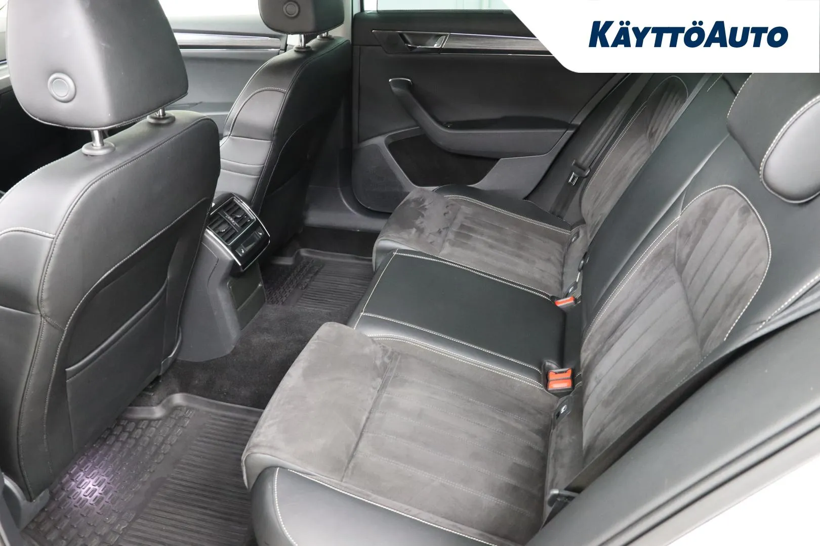 SKODA Superb ZOR-207 carousel image