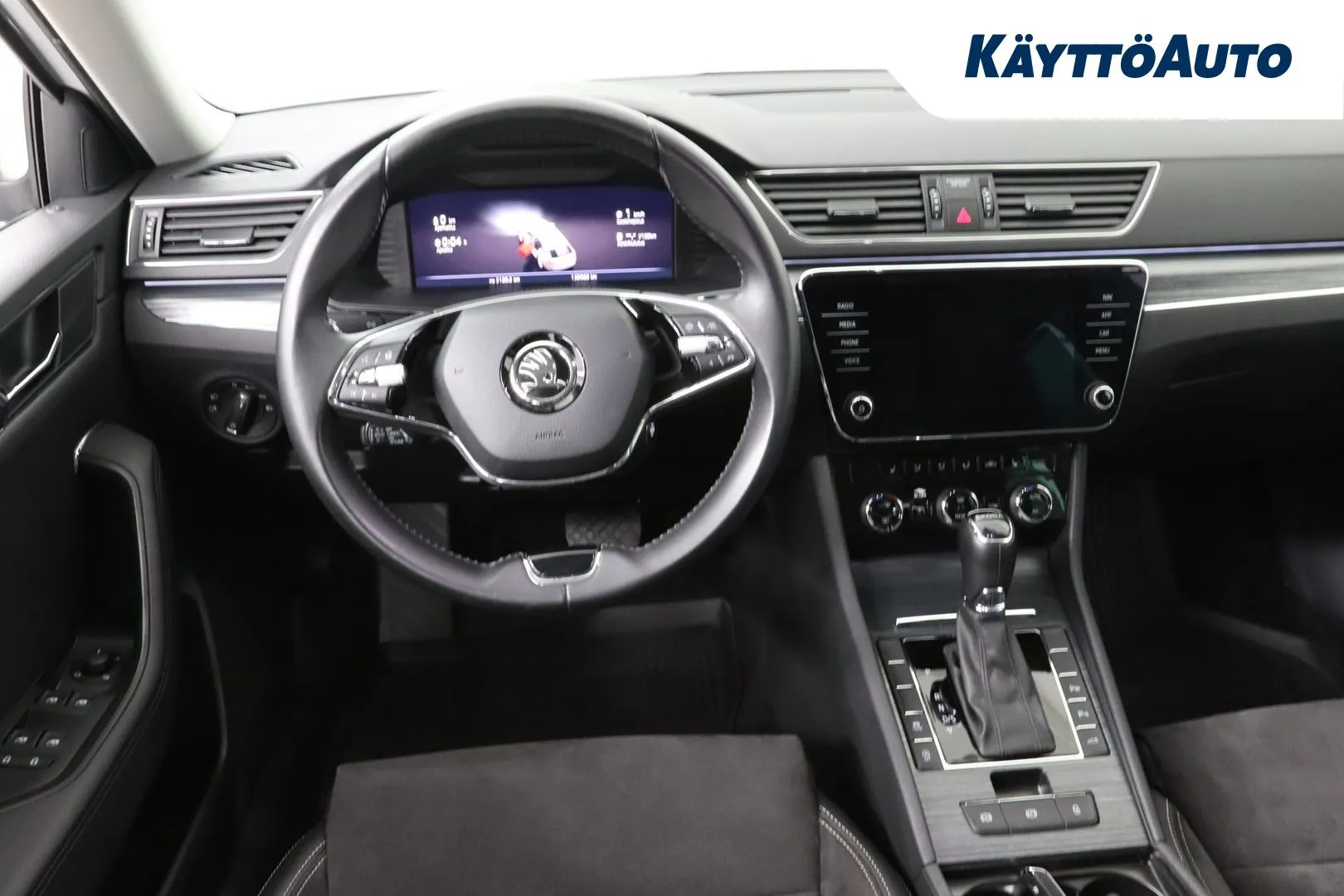 SKODA Superb ZOR-207 carousel image