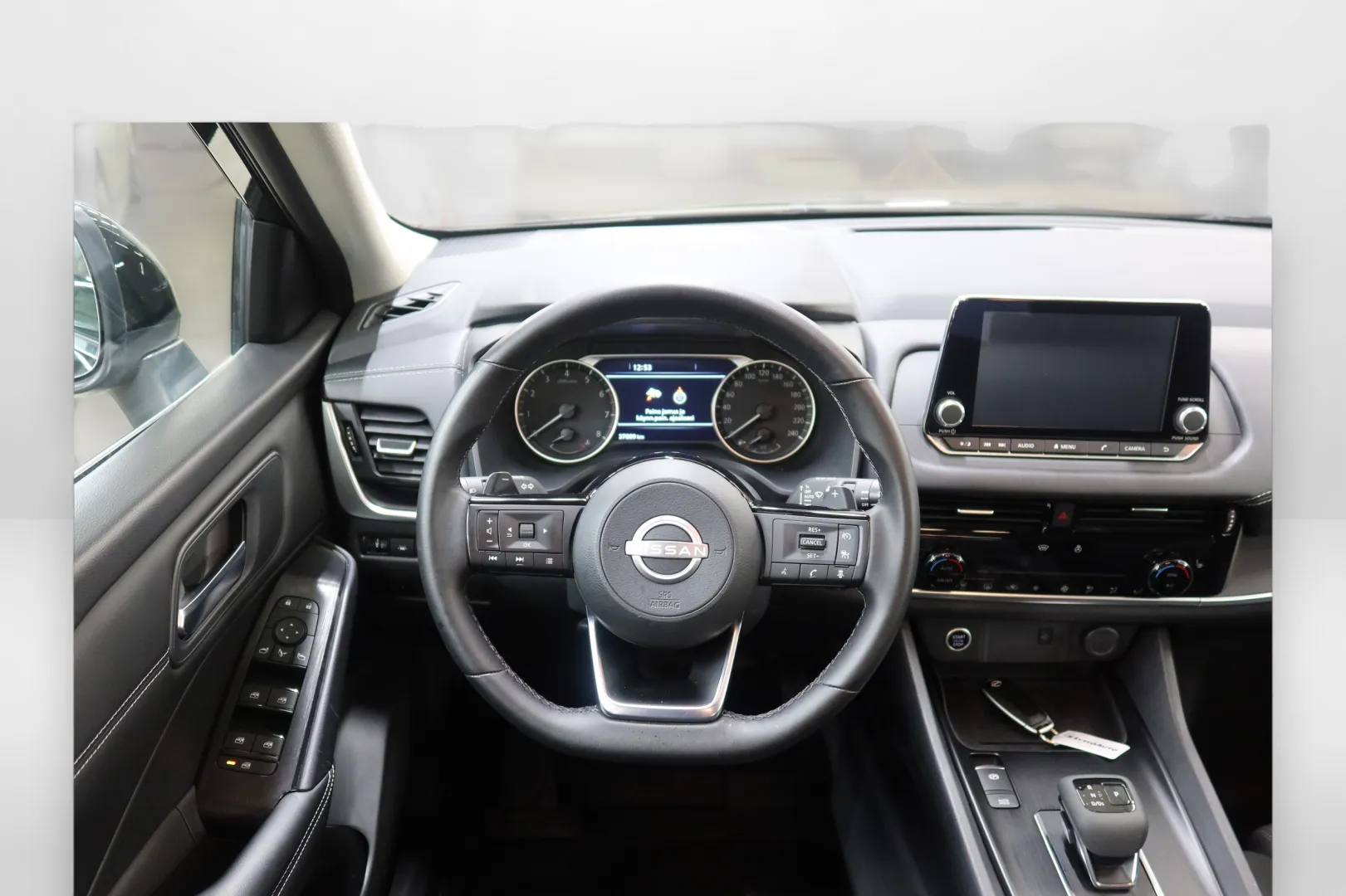 Nissan Qashqai RVZ-454 carousel image