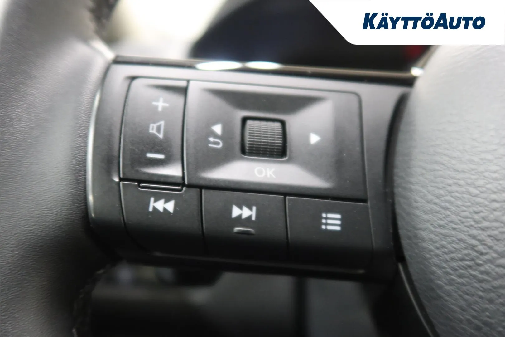 Nissan Qashqai RVZ-454 carousel image