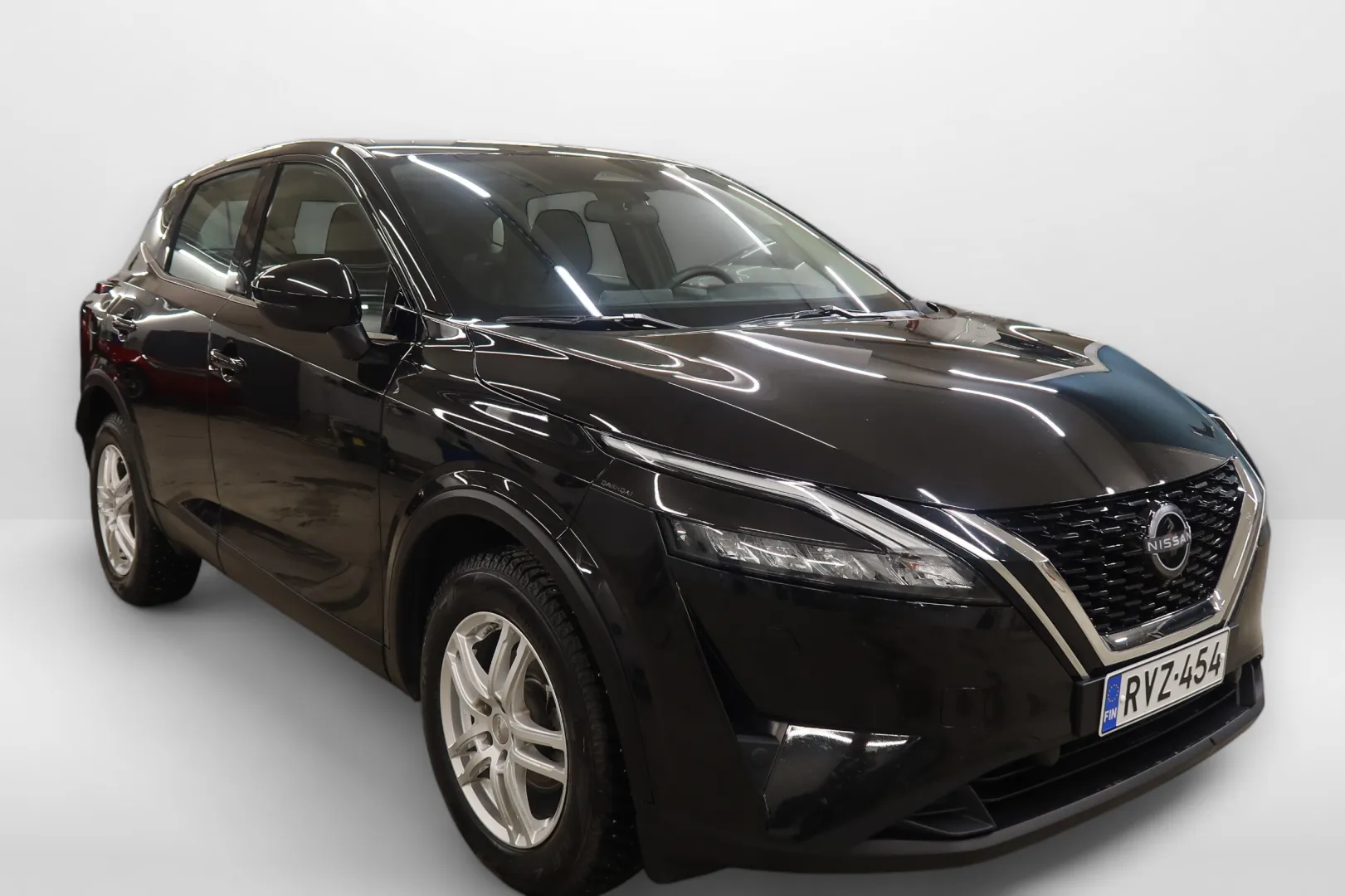 Nissan Qashqai RVZ-454 carousel image