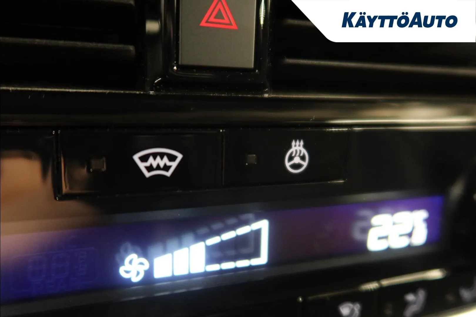 Nissan Qashqai RVZ-454 carousel image