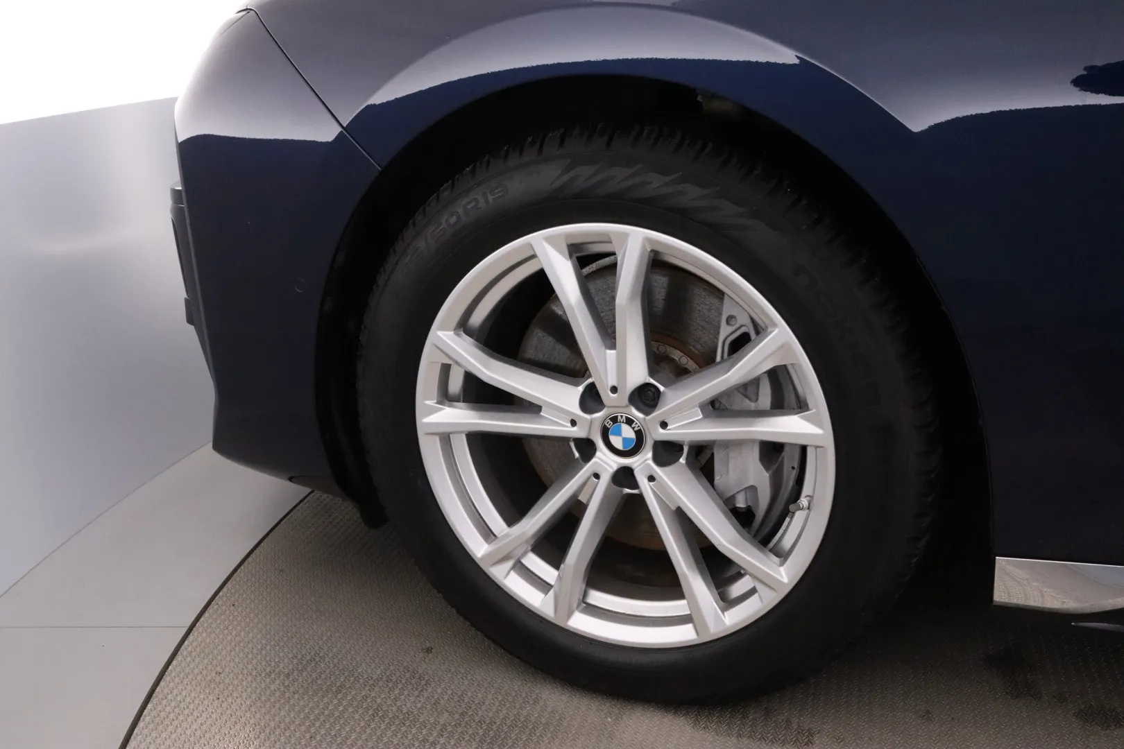 BMW i7 NNE-149 carousel image