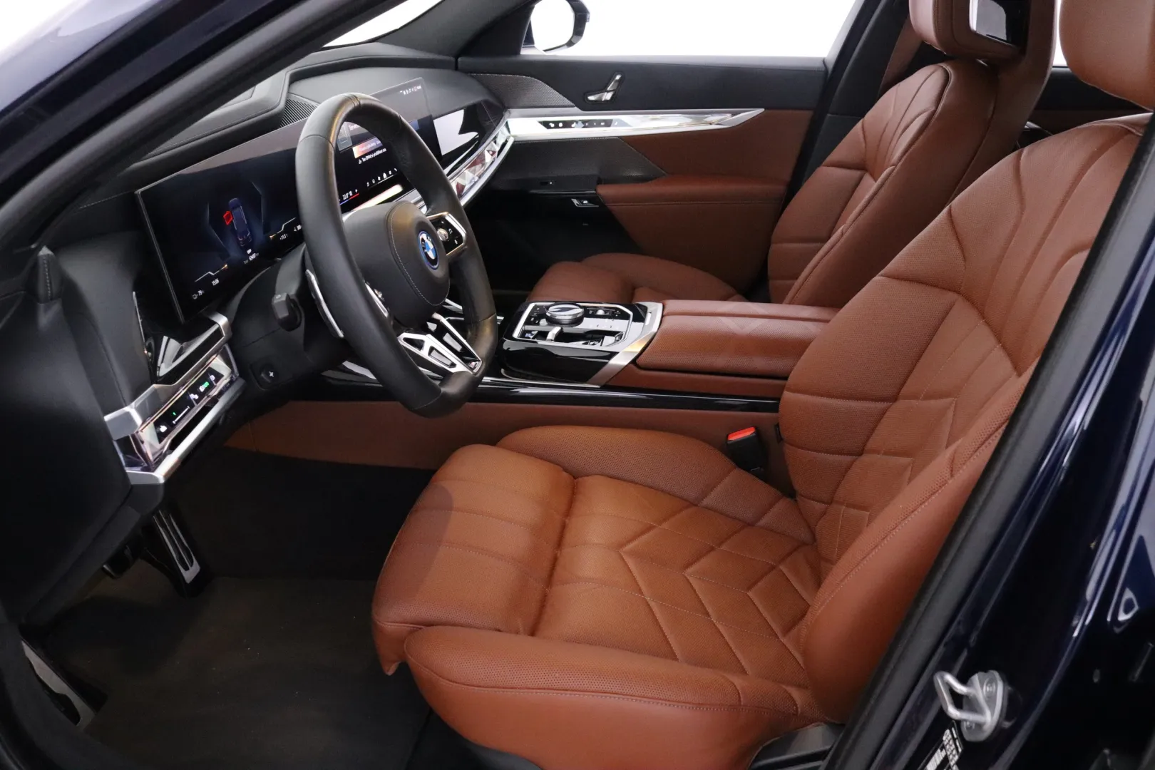 BMW i7 NNE-149 carousel image