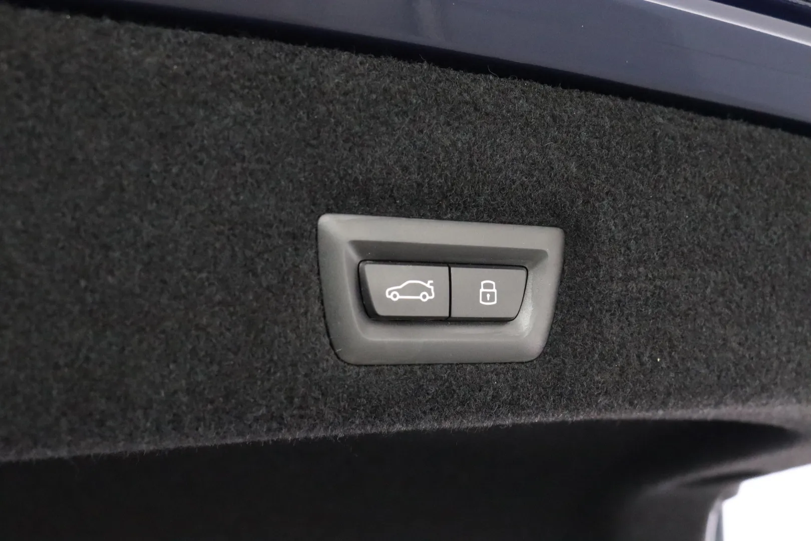 BMW i7 NNE-149 carousel image