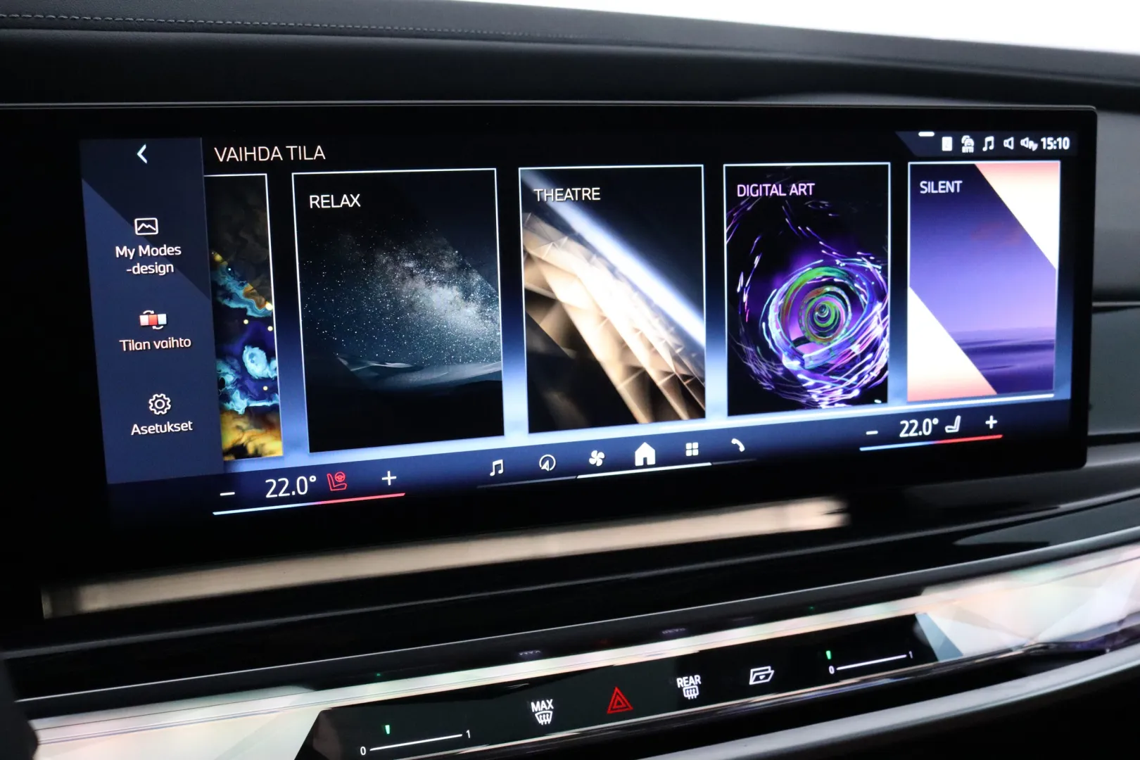 BMW i7 NNE-149 carousel image