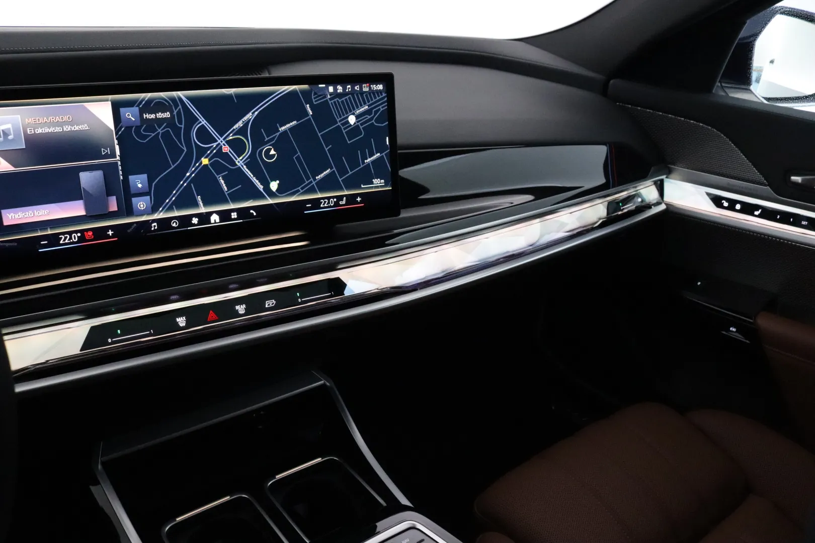 BMW i7 NNE-149 carousel image