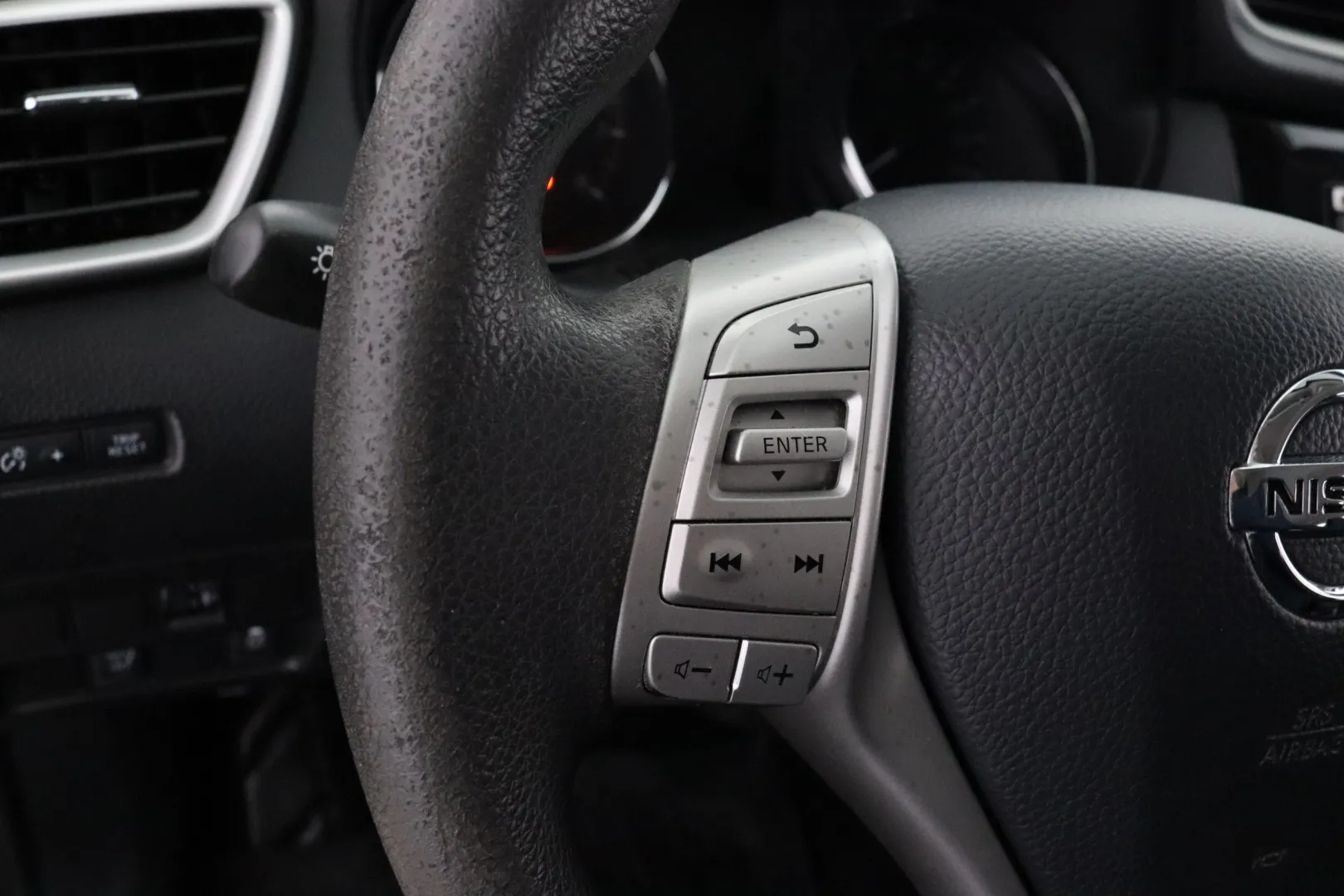 NISSAN Qashqai BTM-550 carousel image