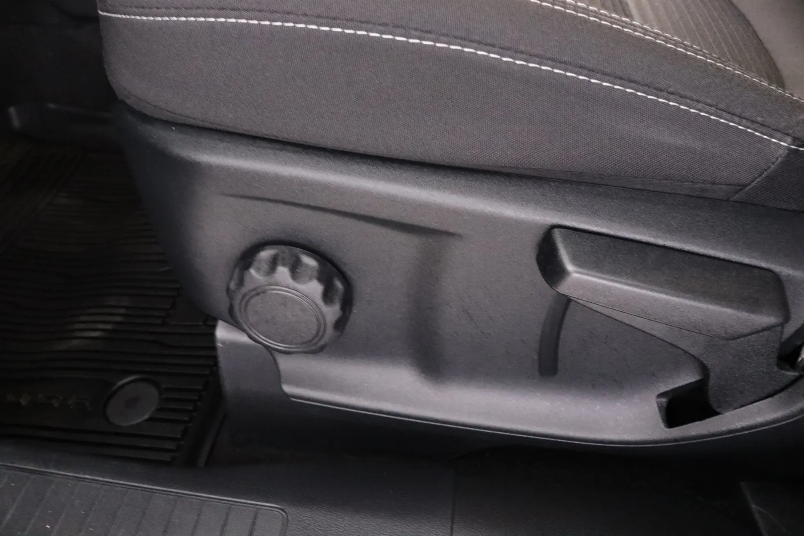 FORD Kuga IPV-678 carousel image