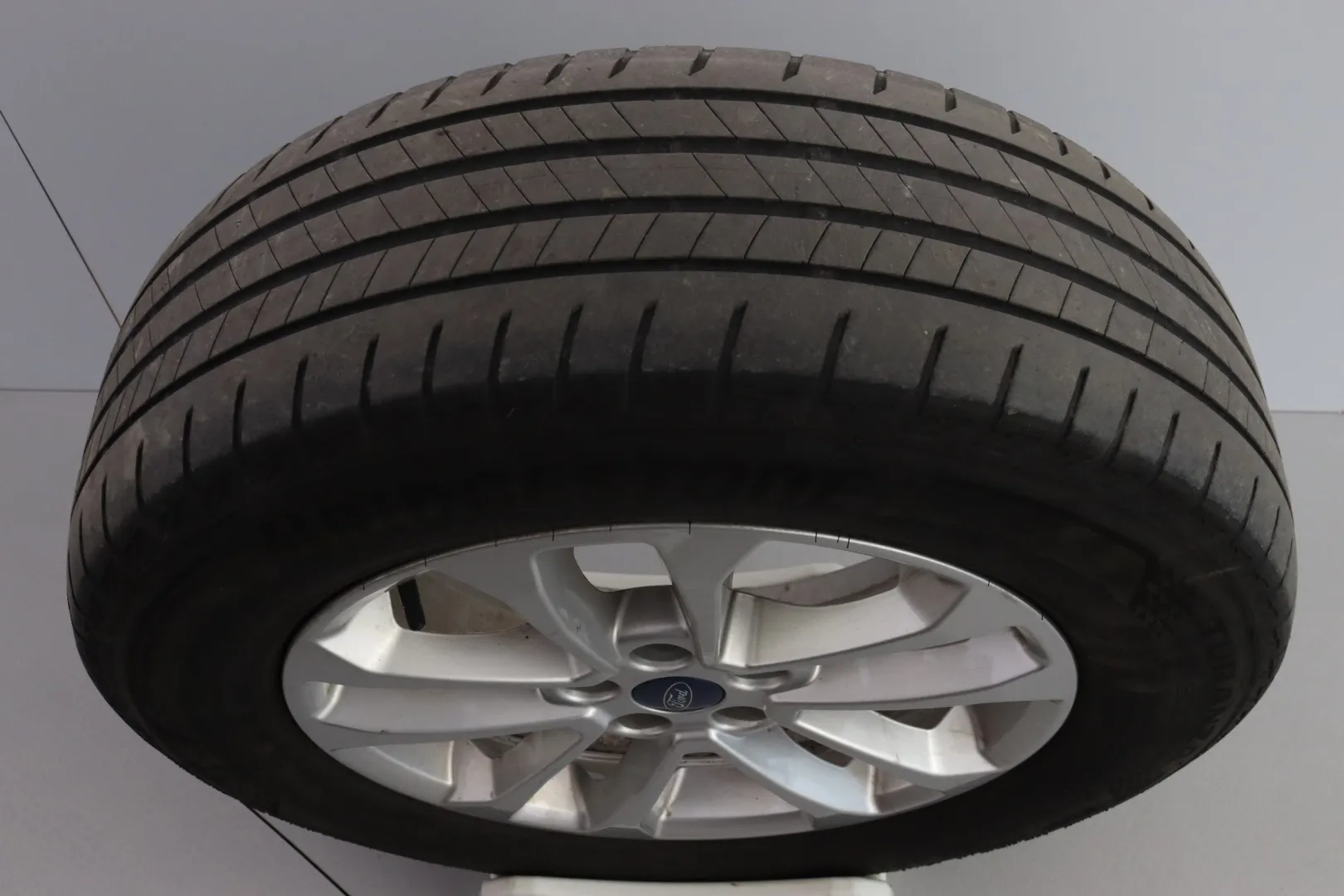 FORD Kuga IPV-678 carousel image