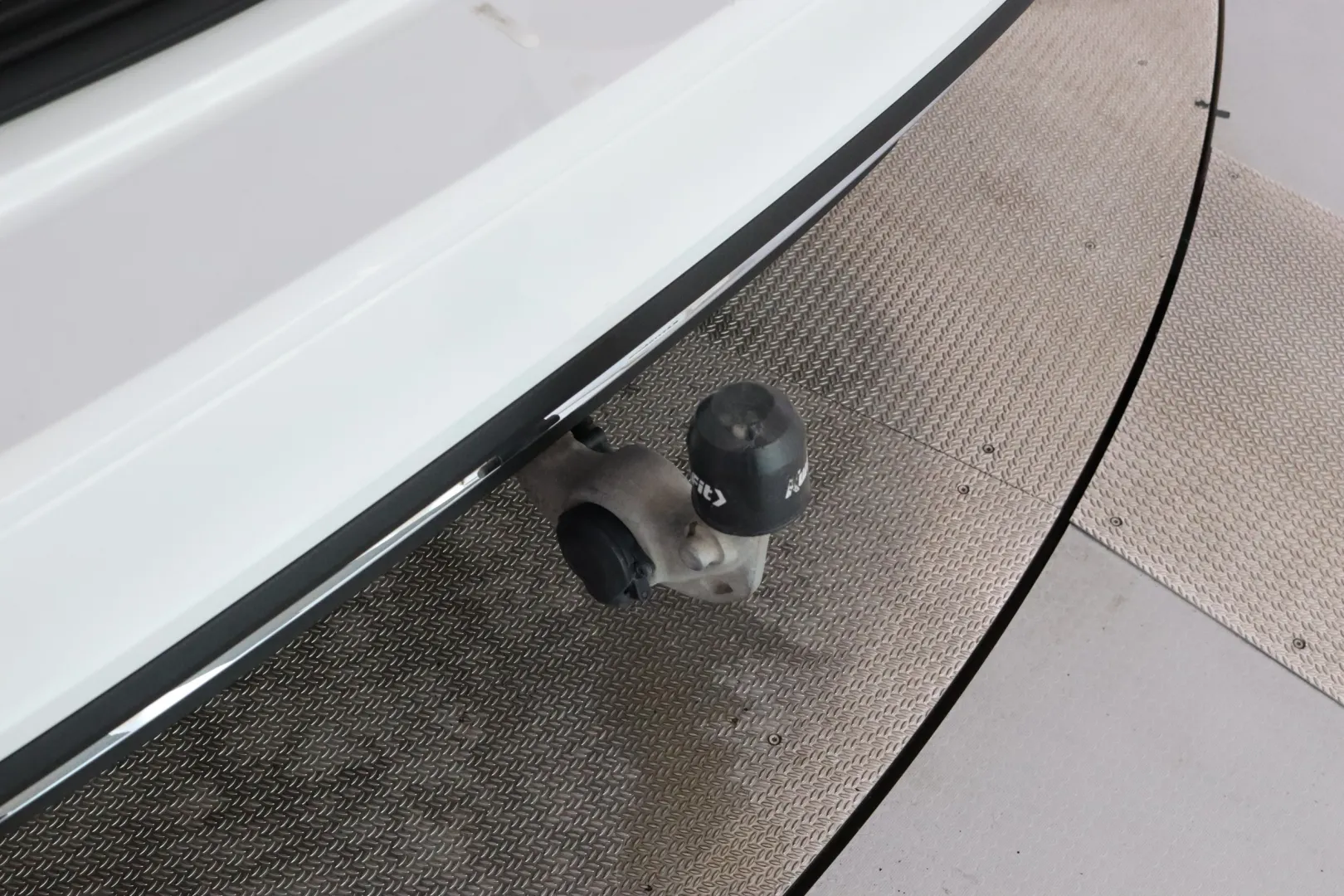 VOLVO V60 LTA-243 carousel image