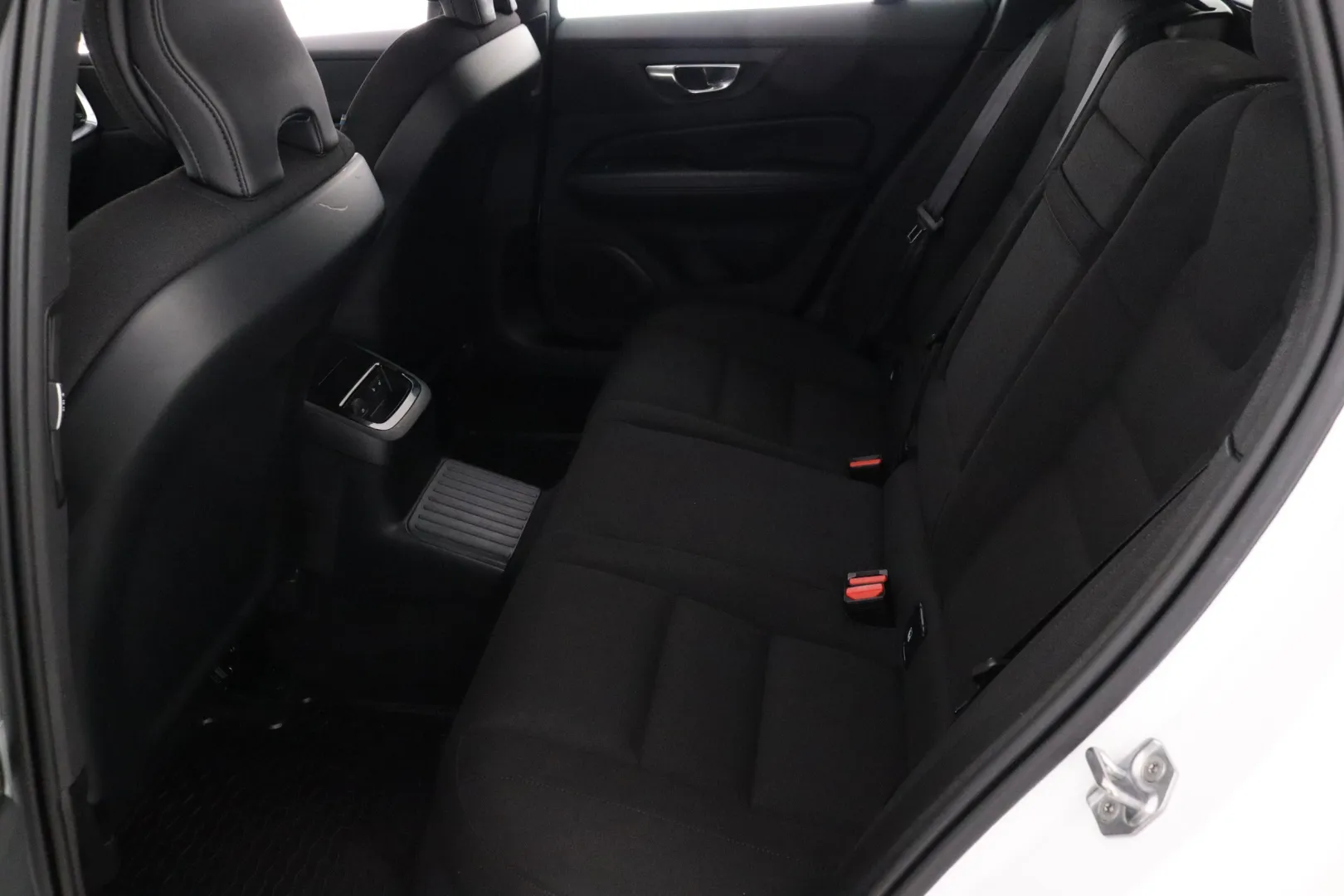 VOLVO V60 LTA-243 carousel image