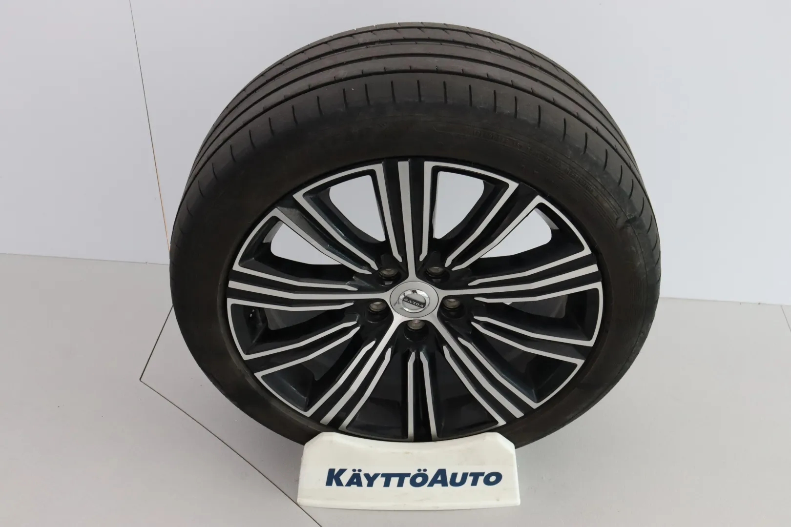 VOLVO V60 LTA-243 carousel image