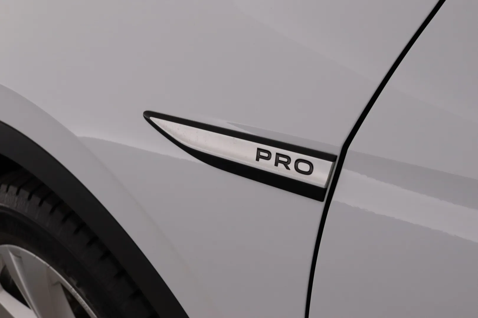 VOLKSWAGEN ID.5 EUC-860 carousel image