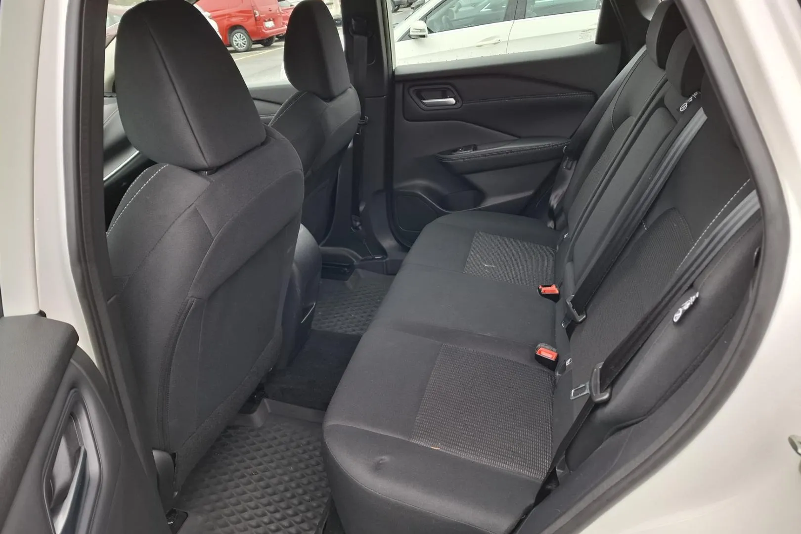 NISSAN Qashqai RVZ-437 carousel image