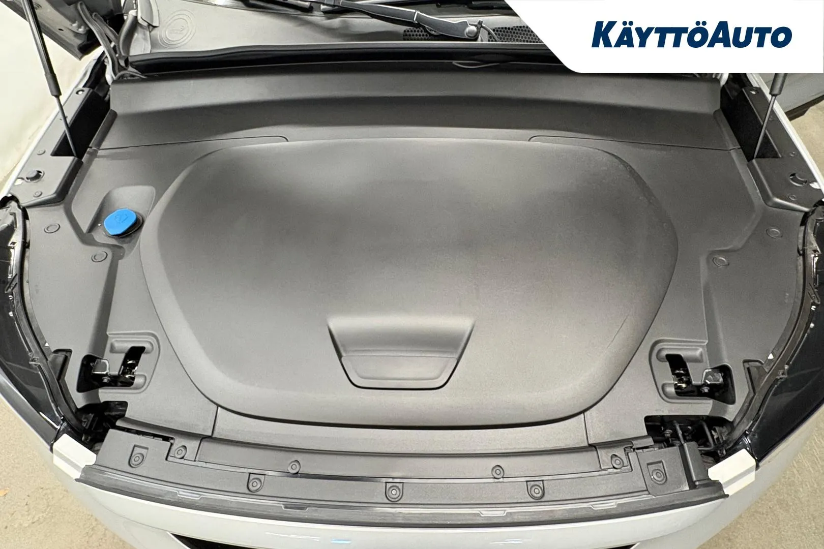 VOLVO C40 GRM-671 carousel image