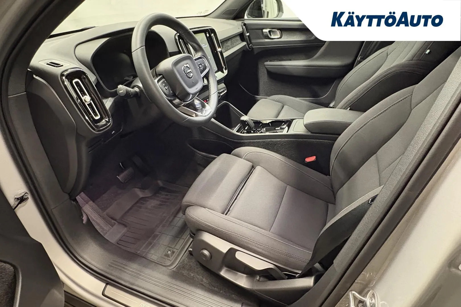 VOLVO C40 GRM-671 carousel image