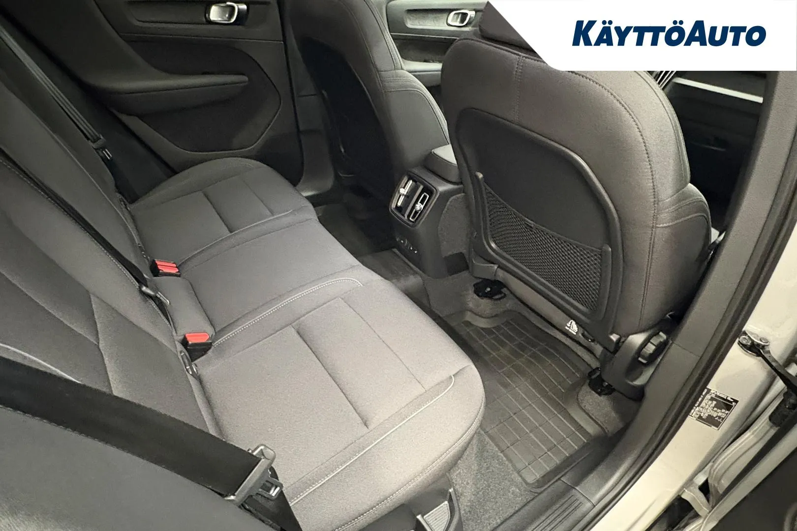 VOLVO C40 GRM-671 carousel image