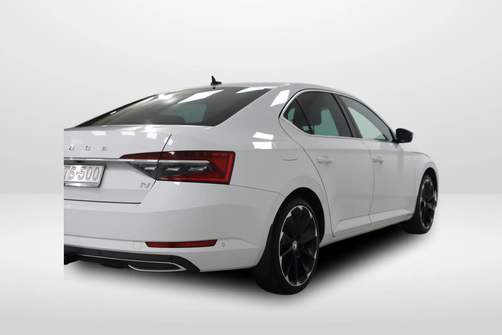 SKODA Superb JTS-500 carousel image