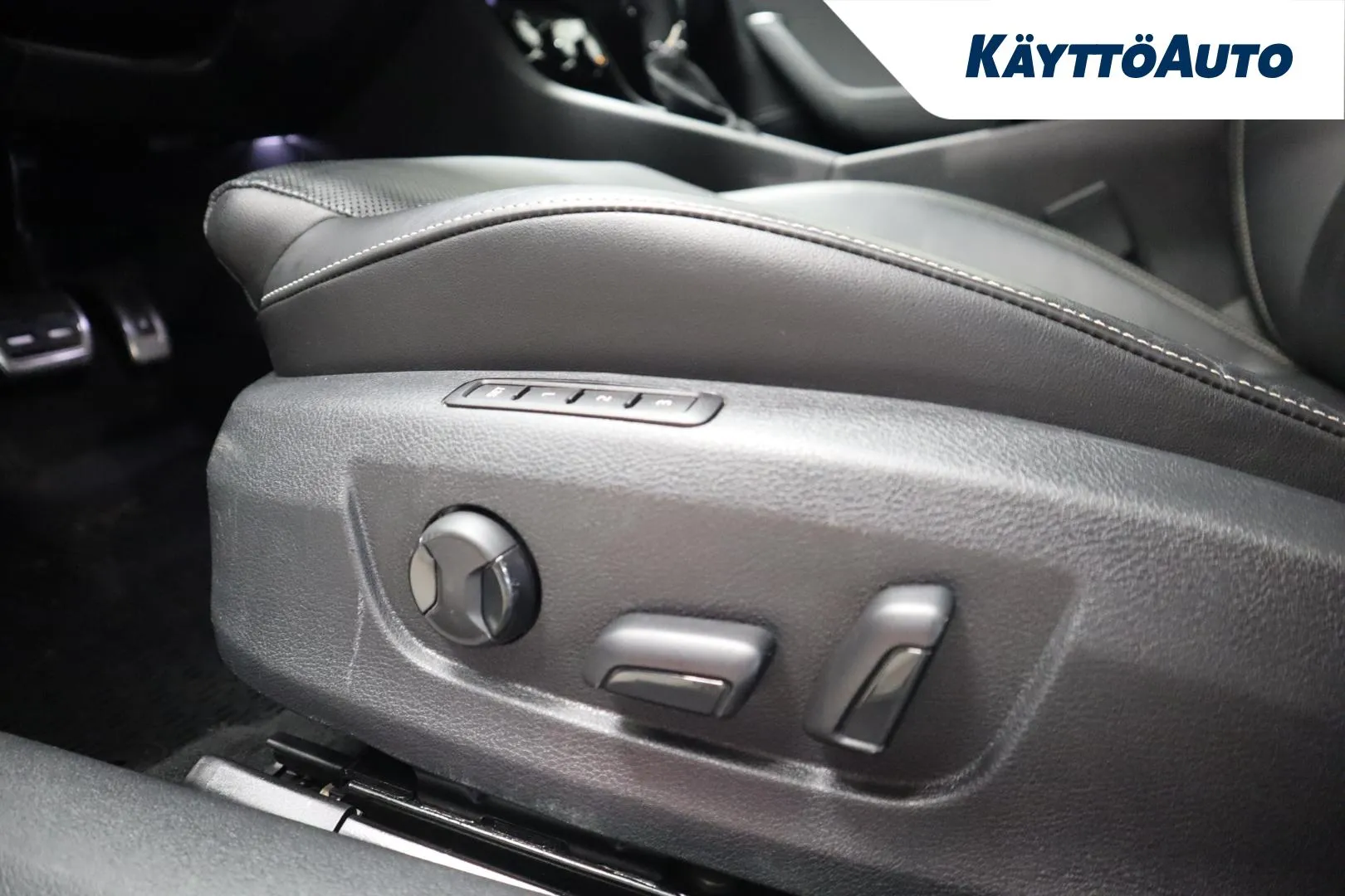 SKODA Superb JTS-500 carousel image