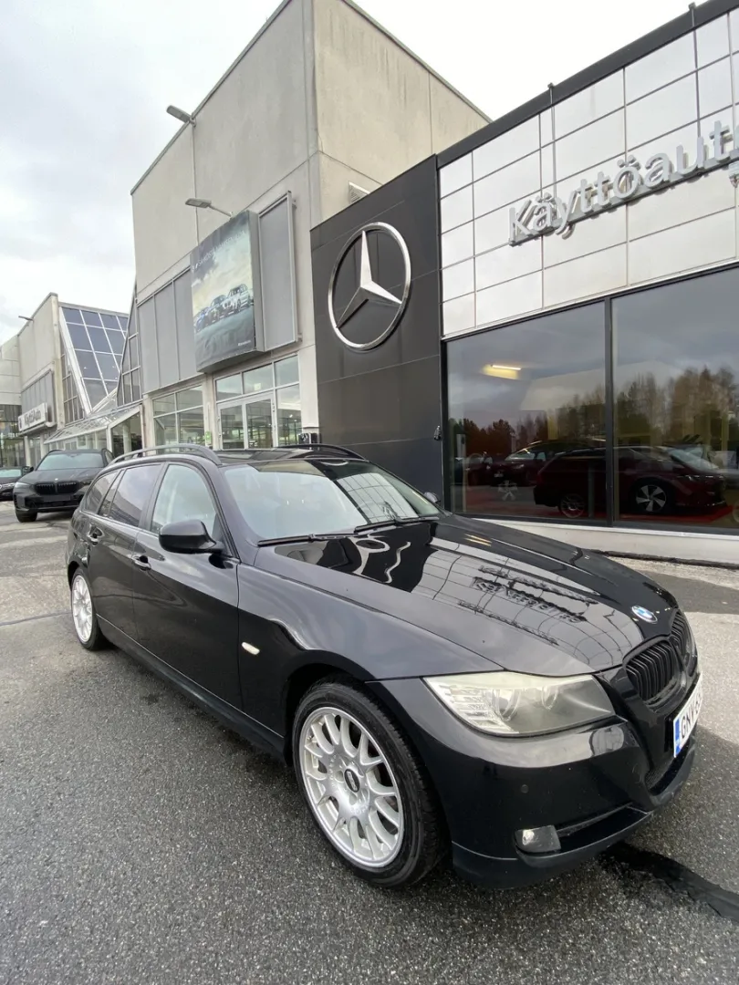 BMW 320 GNV-650 carousel image