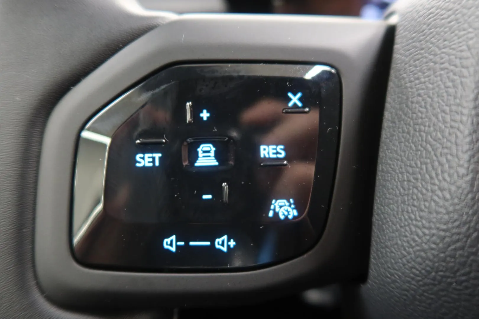 Ford Capri FSL-667 carousel image