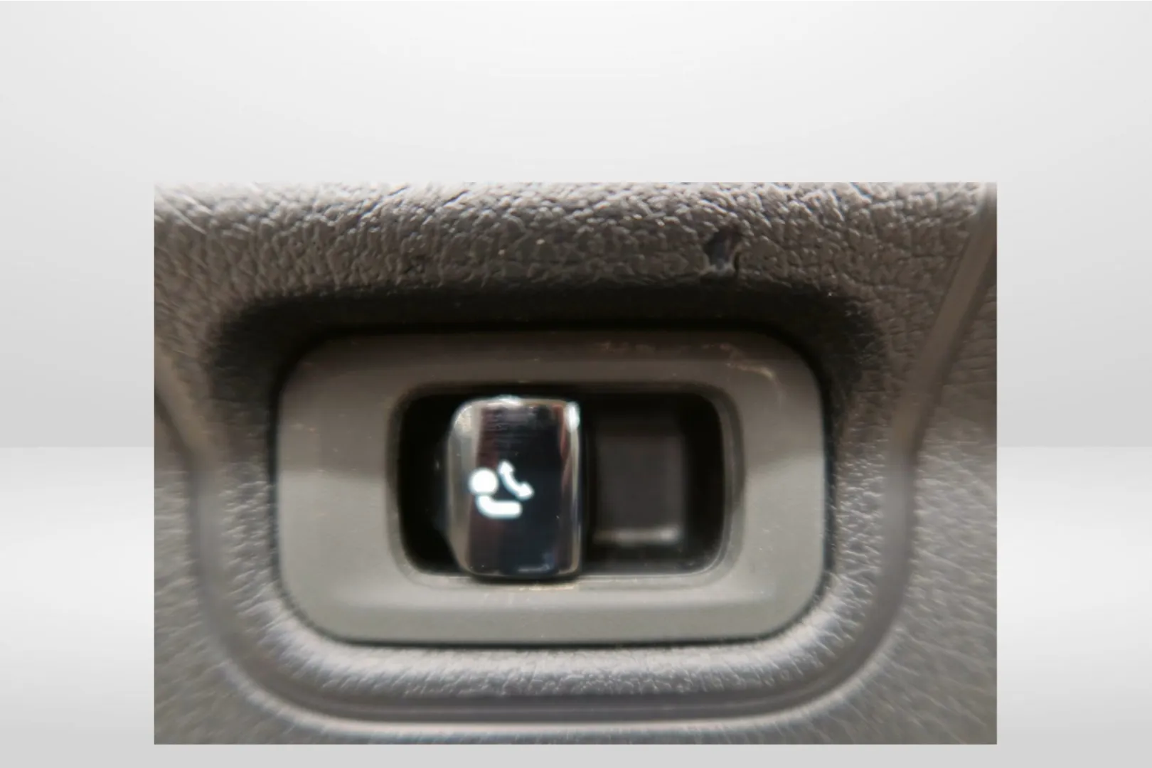 Mercedes-Benz EQE ZOU-453 carousel image