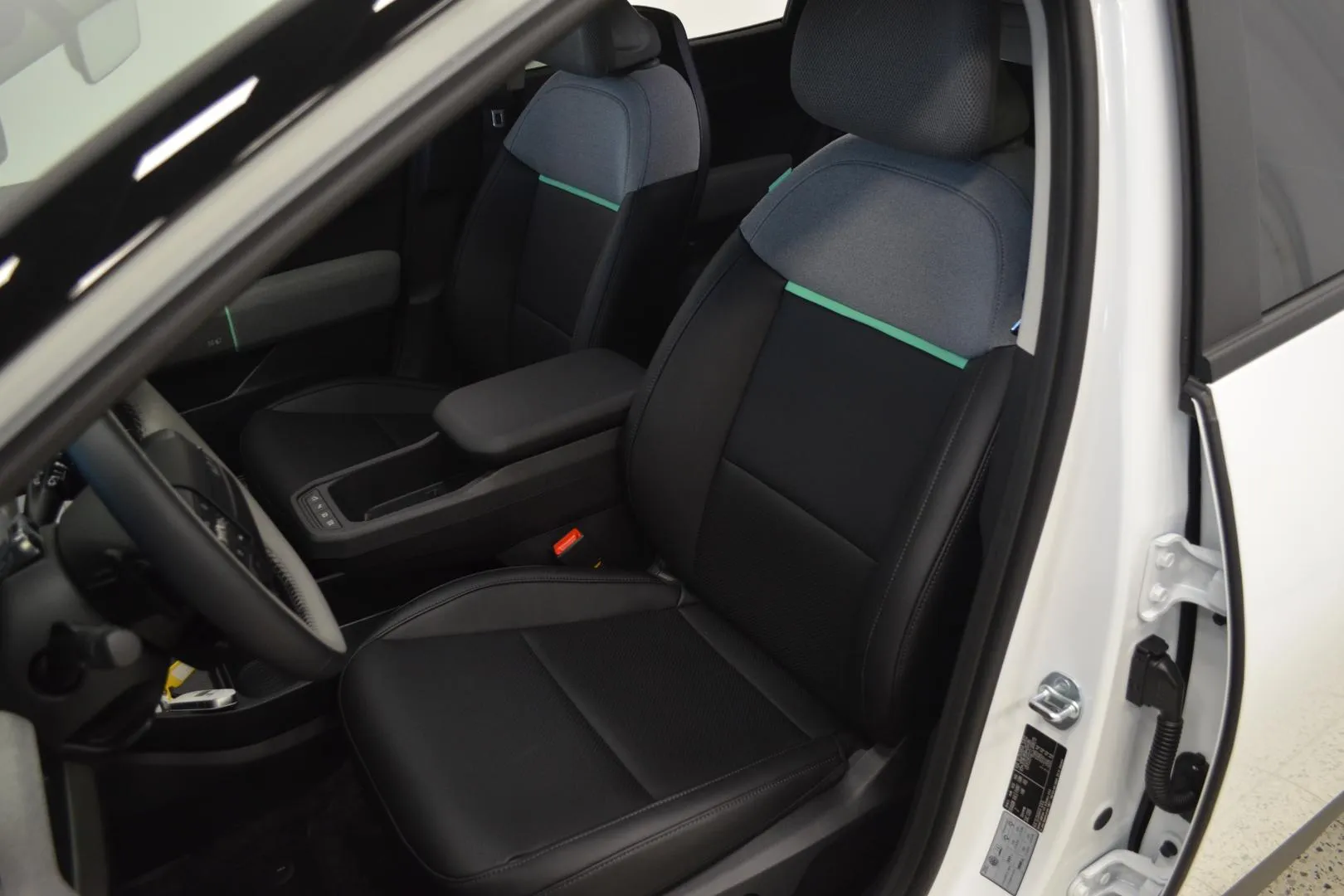 Kia EV4 IST-875 carousel image