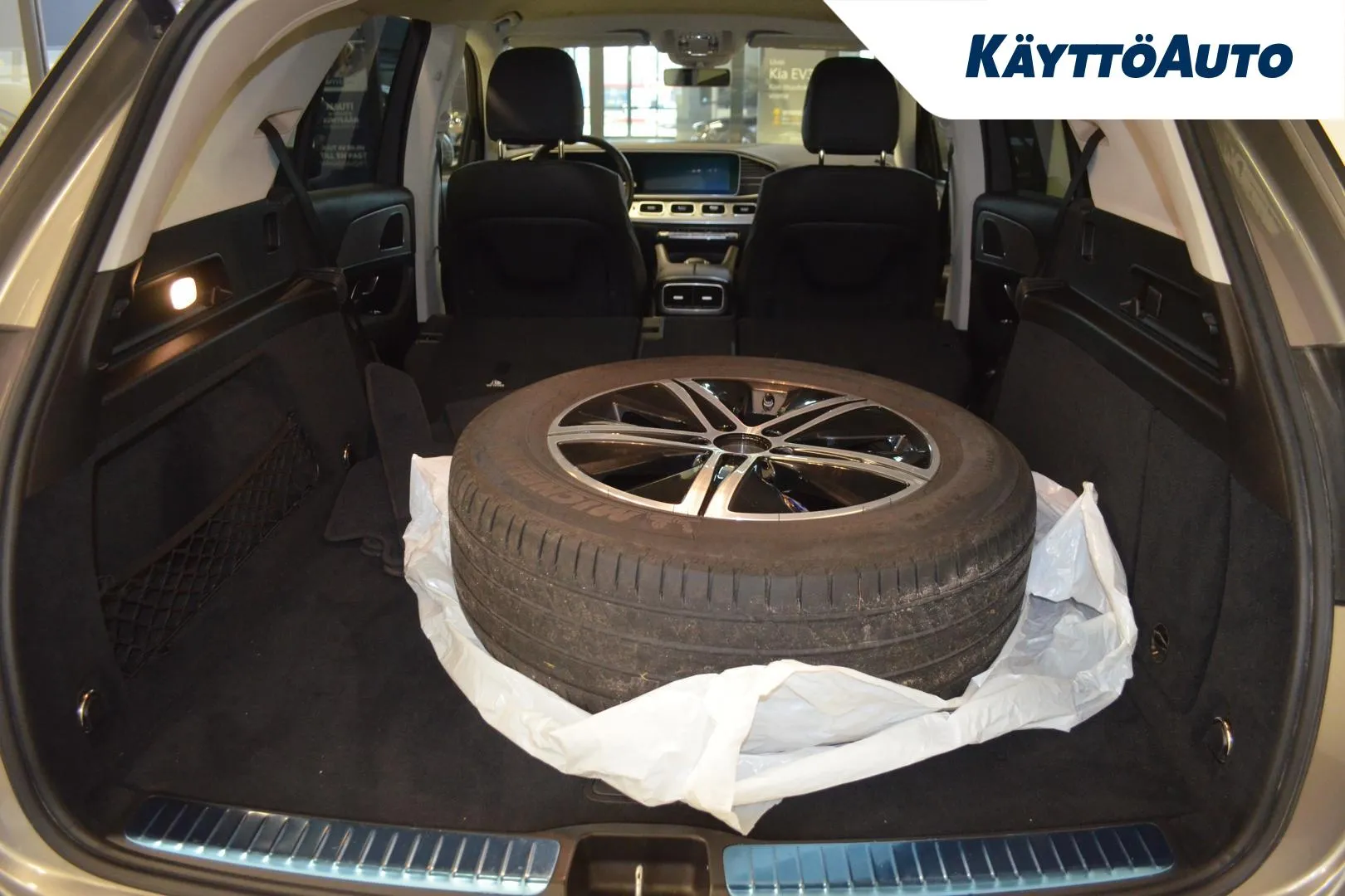 MERCEDES-BENZ GLE JLJ-279 carousel image