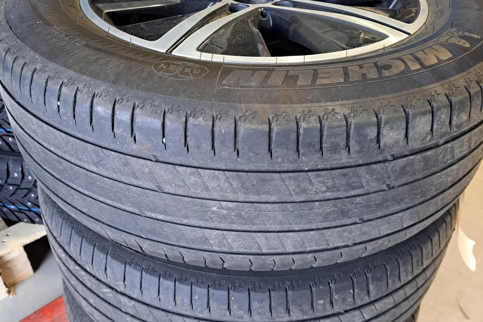 MERCEDES-BENZ GLE JLJ-279 carousel image