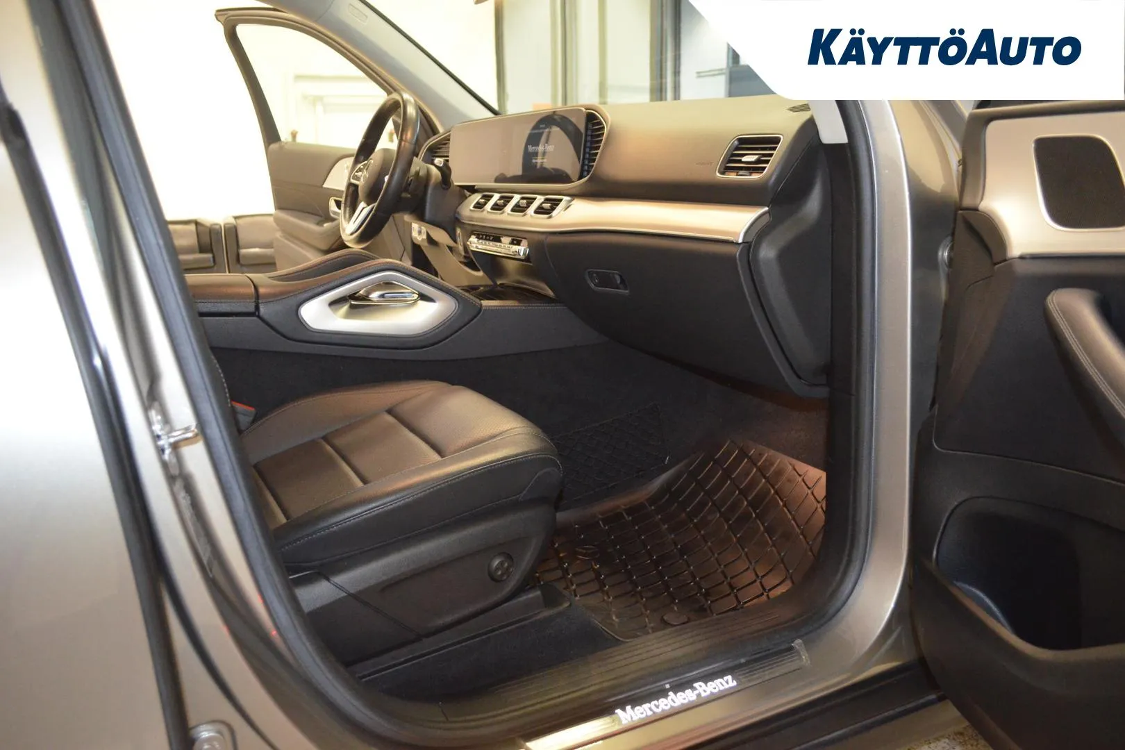 MERCEDES-BENZ GLE JLJ-279 carousel image