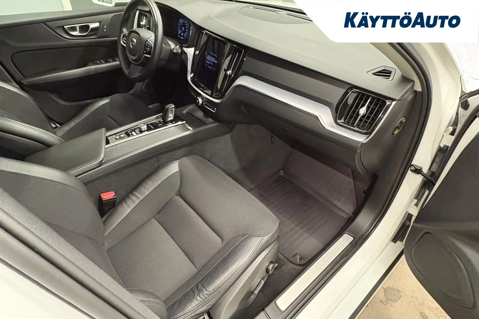 VOLVO V60 EST-489 carousel image