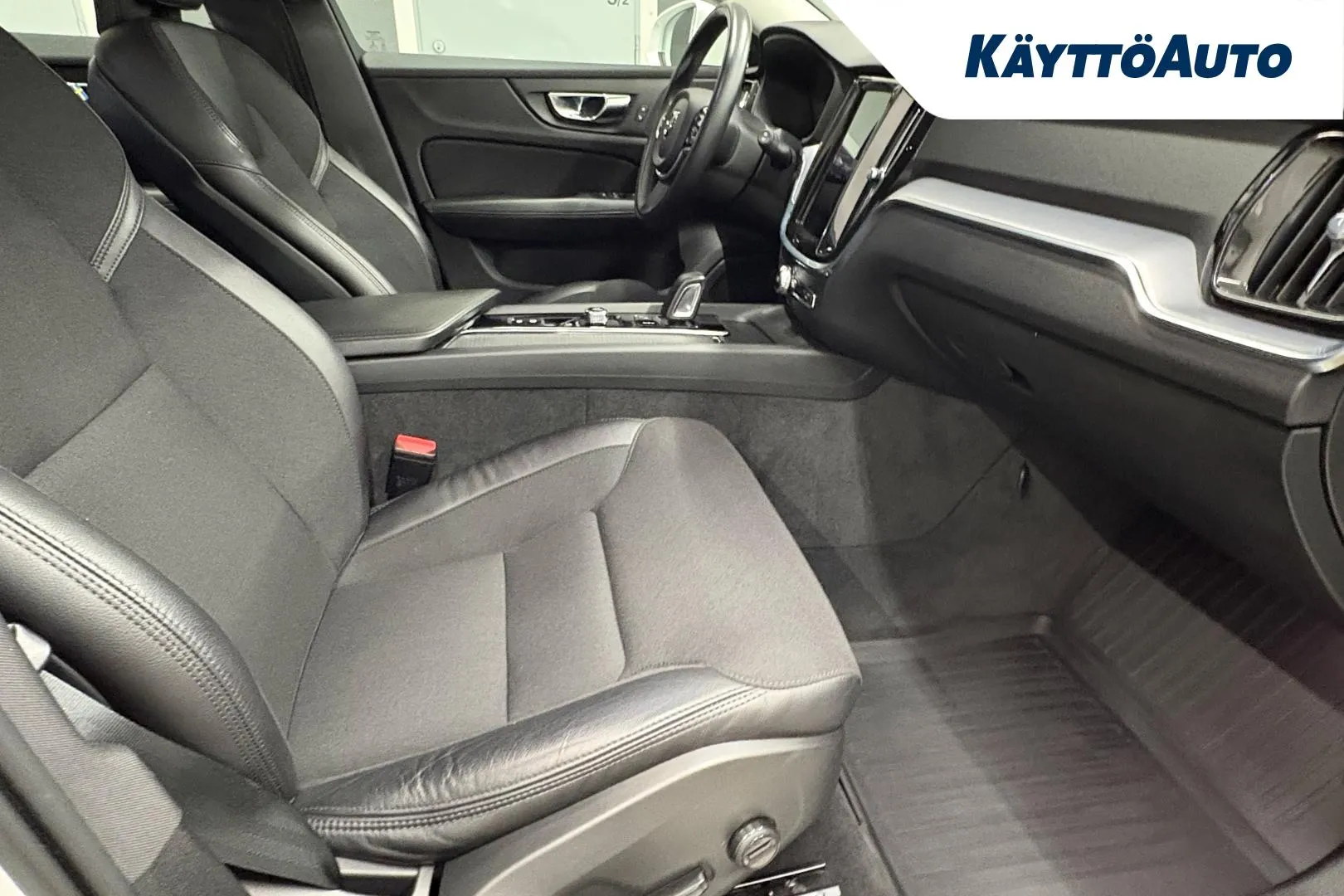 VOLVO V60 EST-489 carousel image