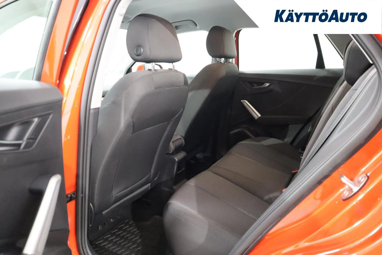 Audi Q2 OXP-834 carousel image