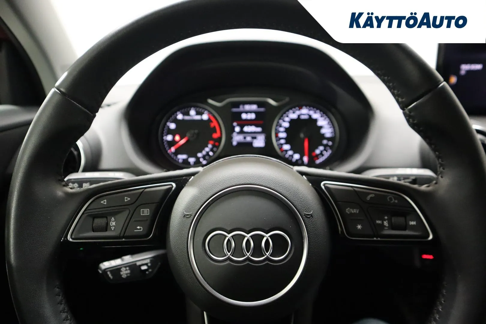 Audi Q2 OXP-834 carousel image